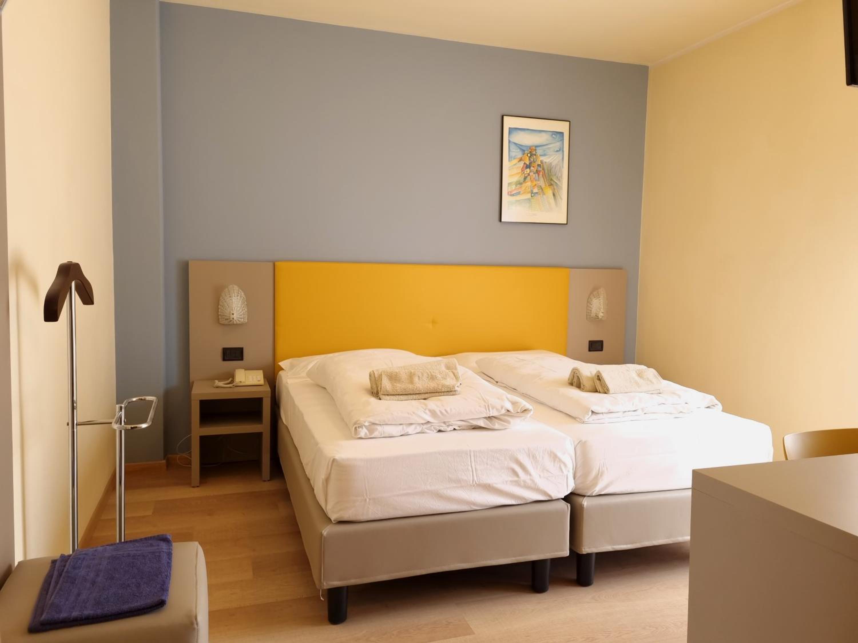 Double or Twin Room - Photo 11