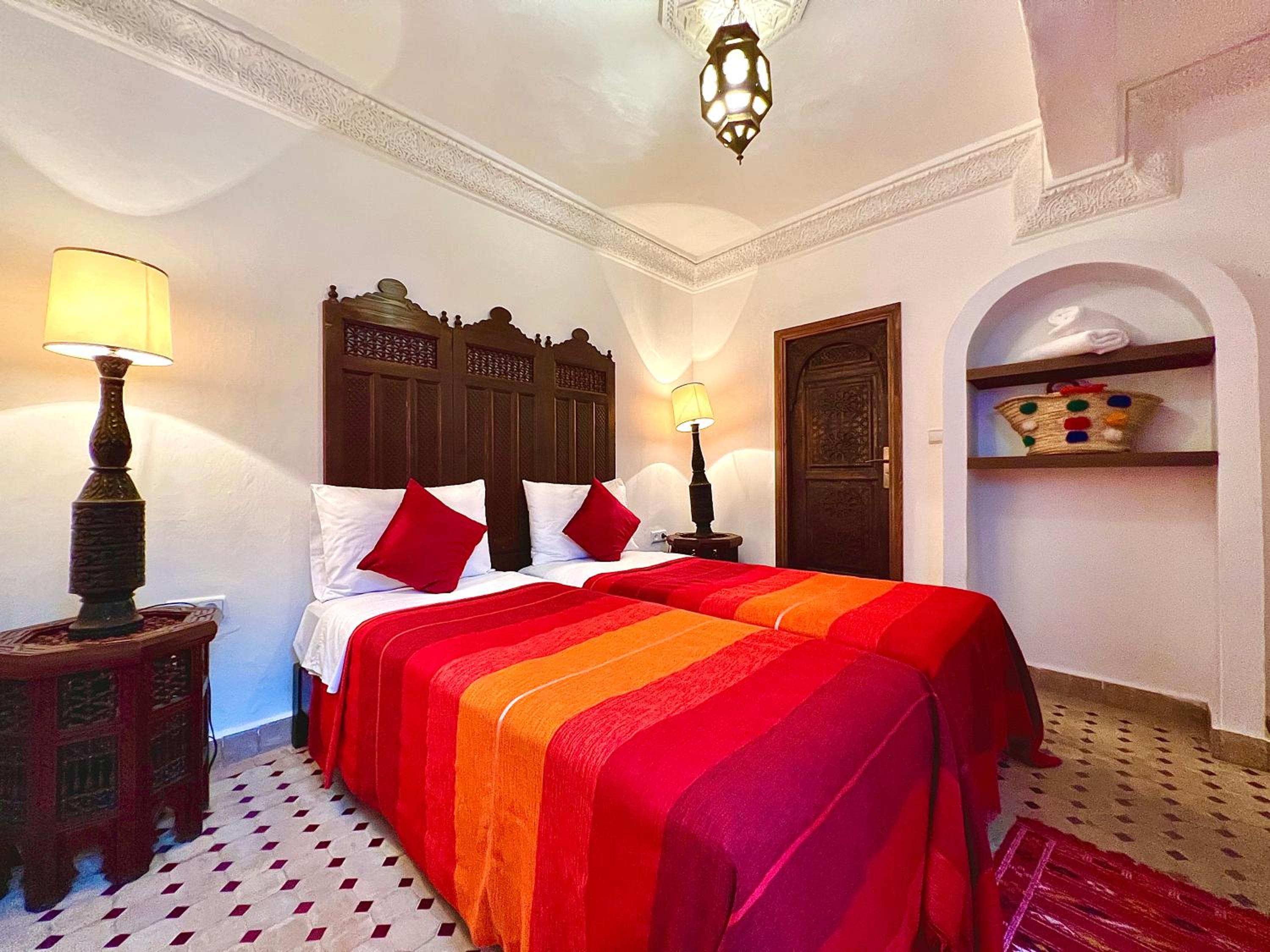 Standard Twin Room - Photo 3