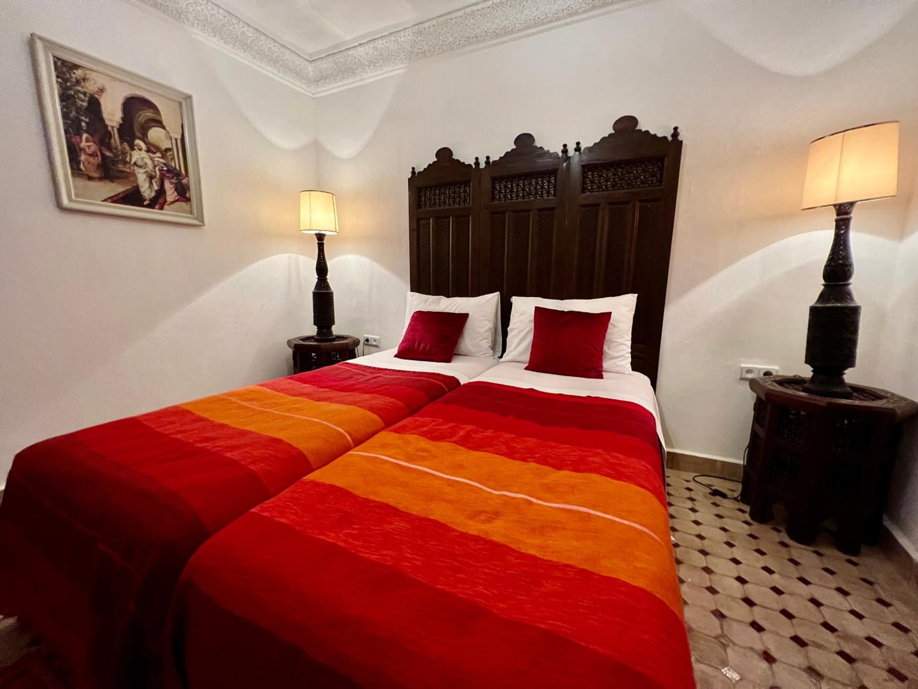 Standard Twin Room - Photo 1