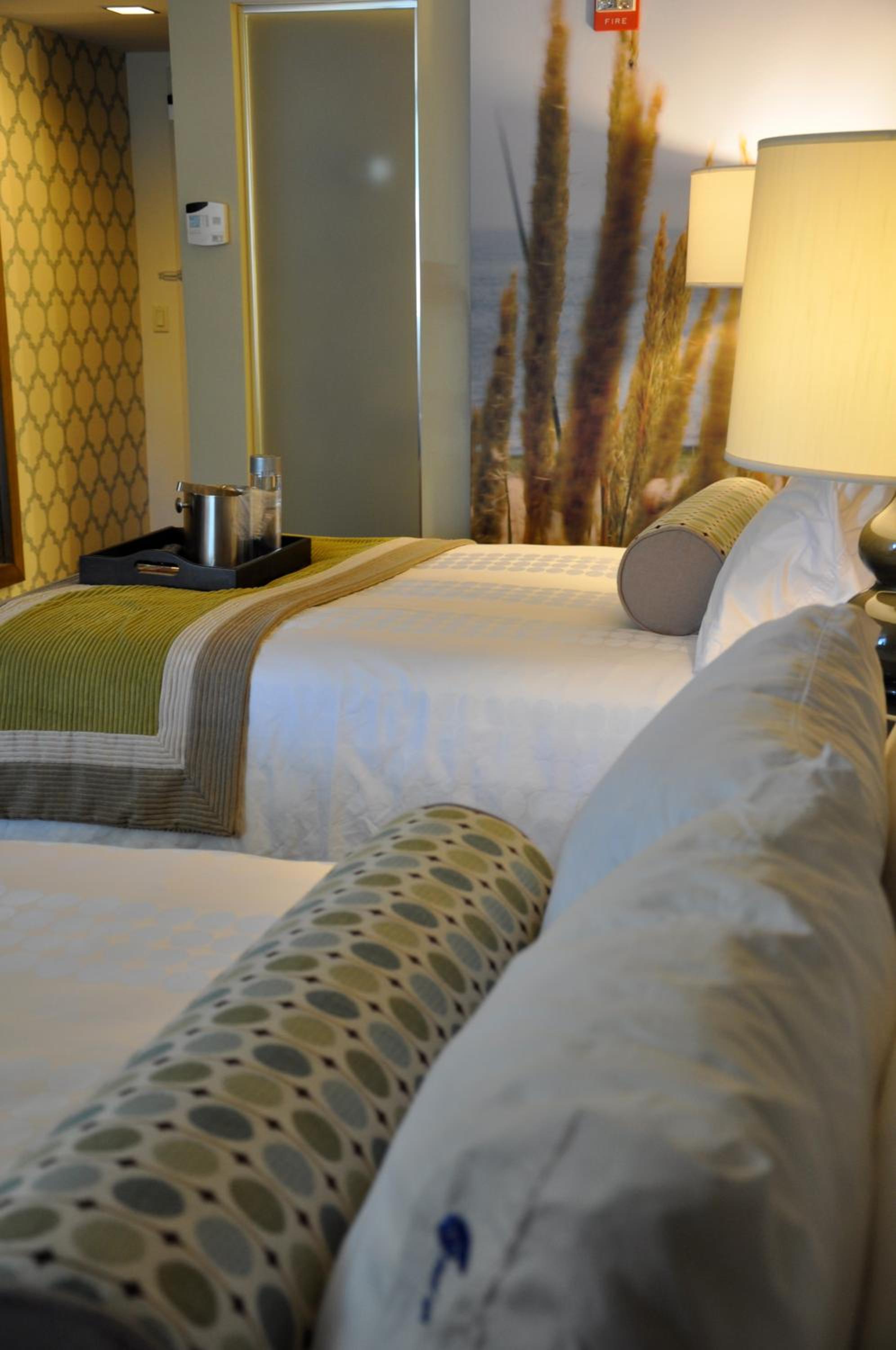 Standard Room with Two Queen Beds - Photo 1