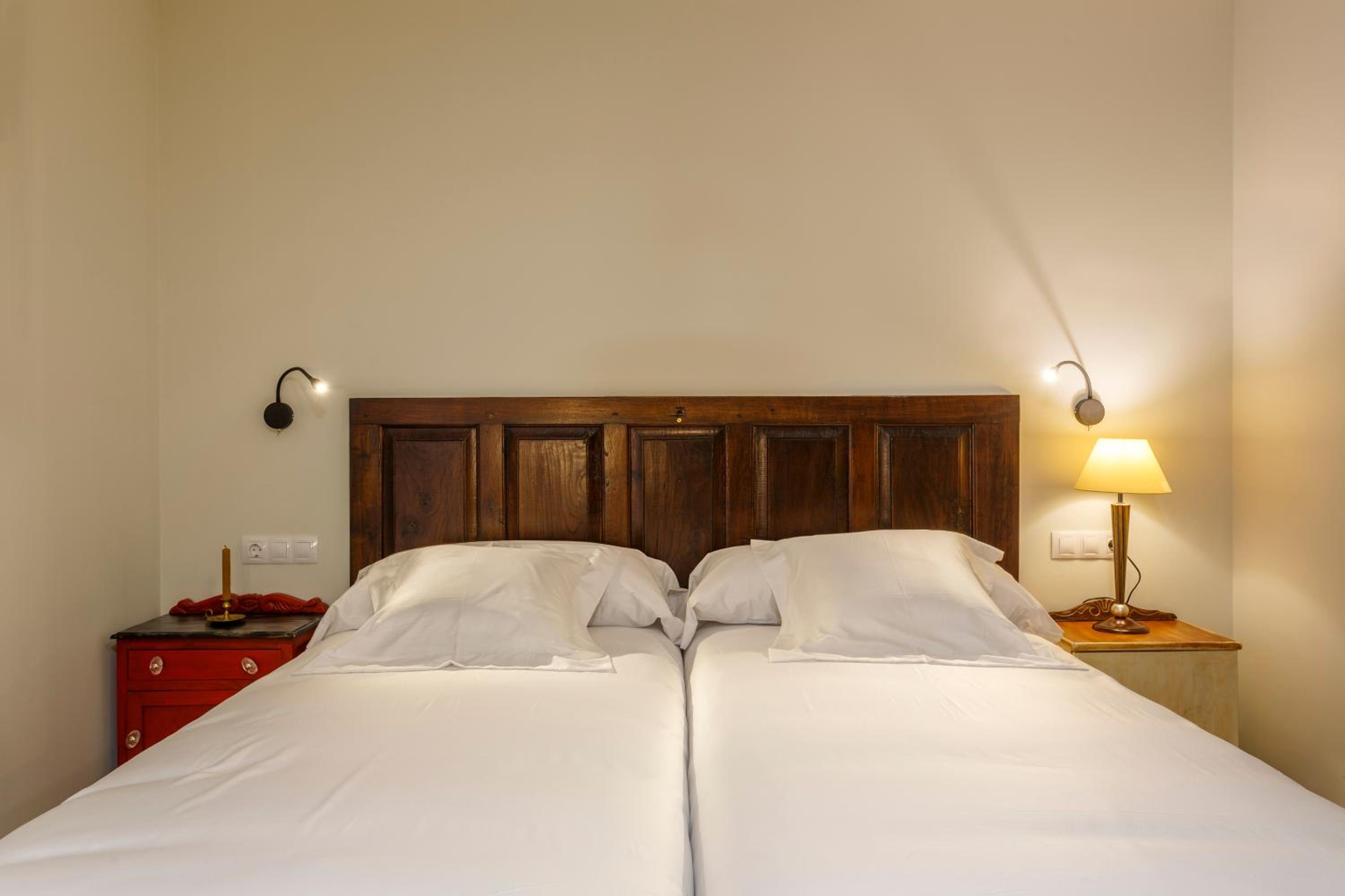 Twin Room - Photo 1