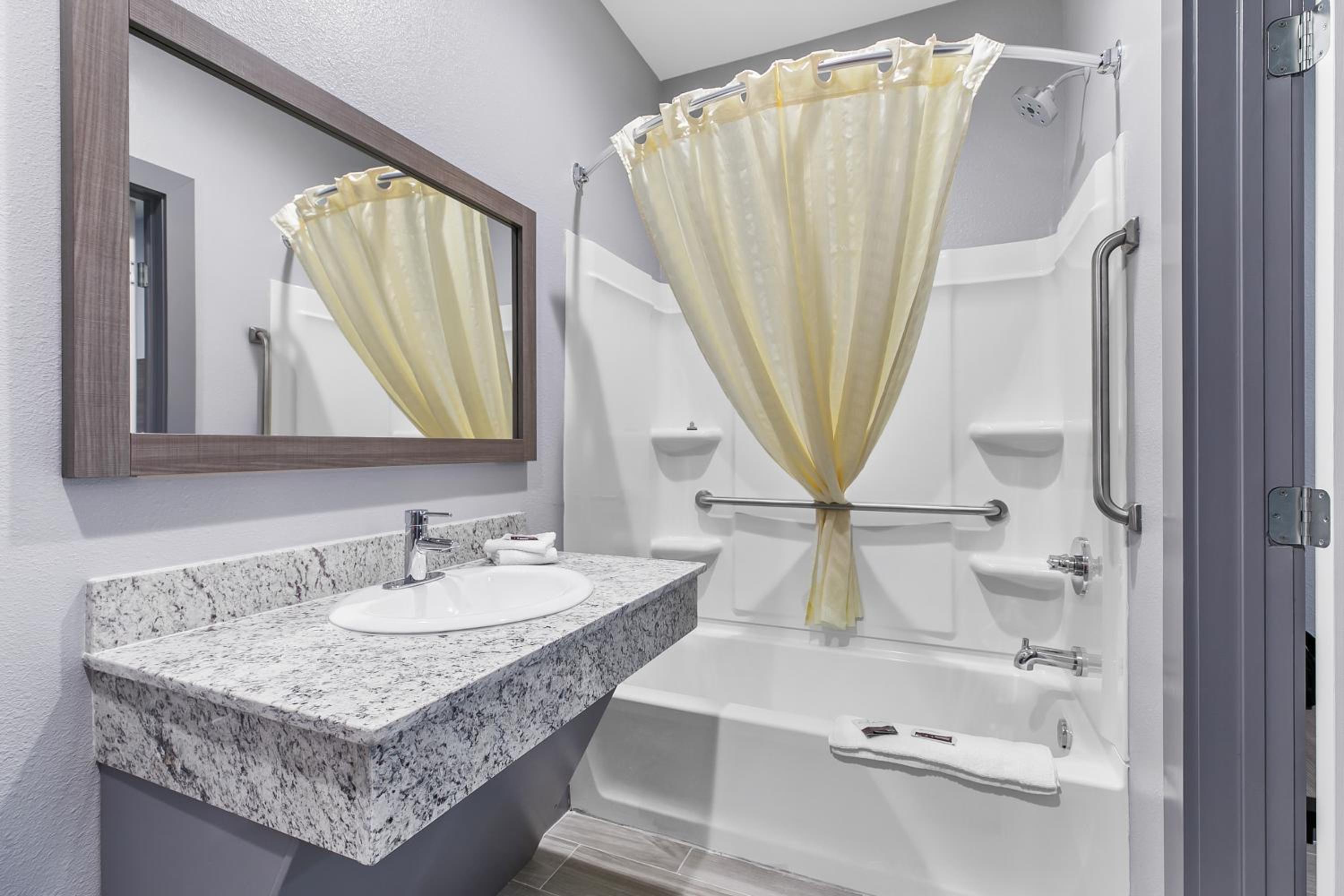 Double Room - Disability Access photo 3