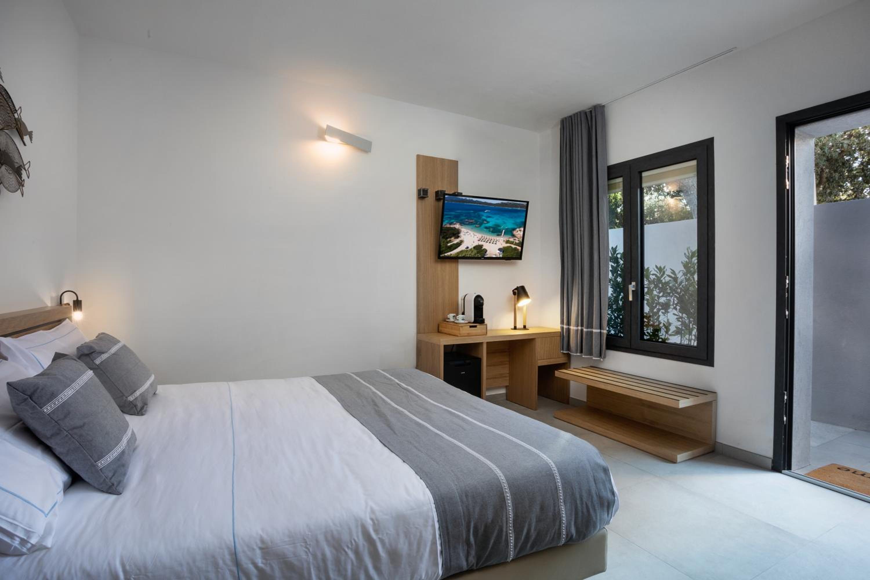 Double Room with Private Bathroom - Photo 1