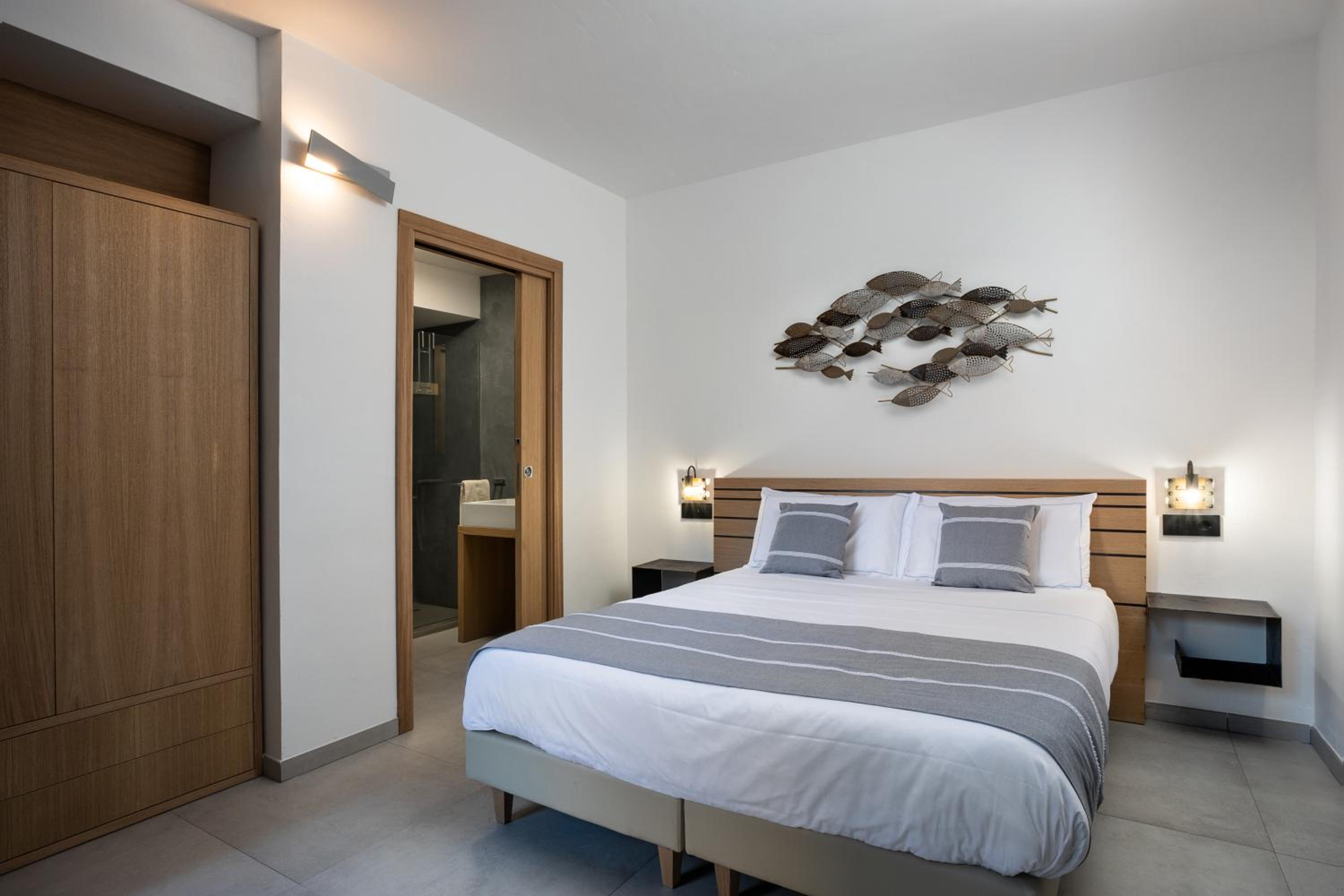 Double Room with Private Bathroom - Photo 8