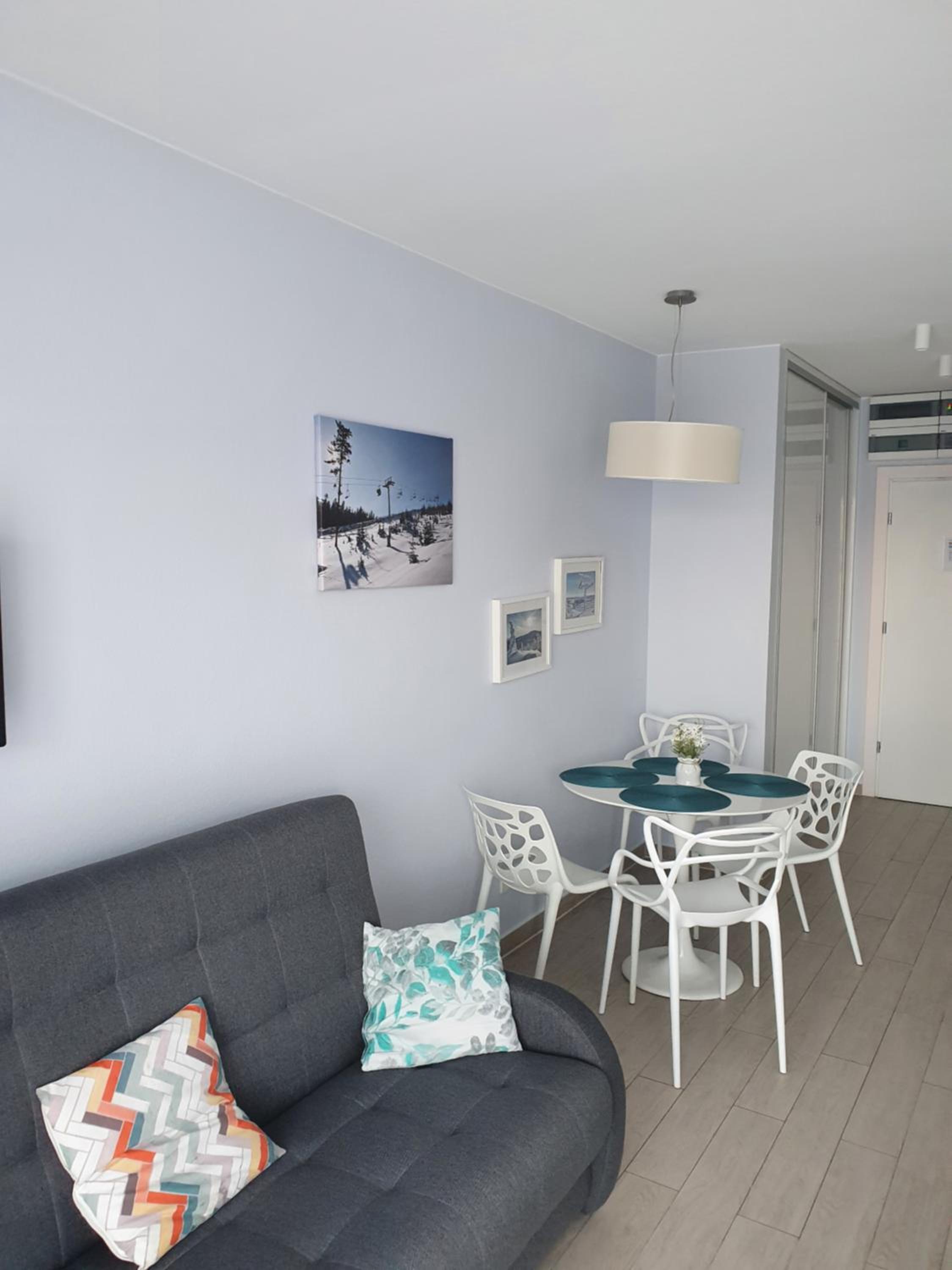 Apartment with Mountain View - Photo 7