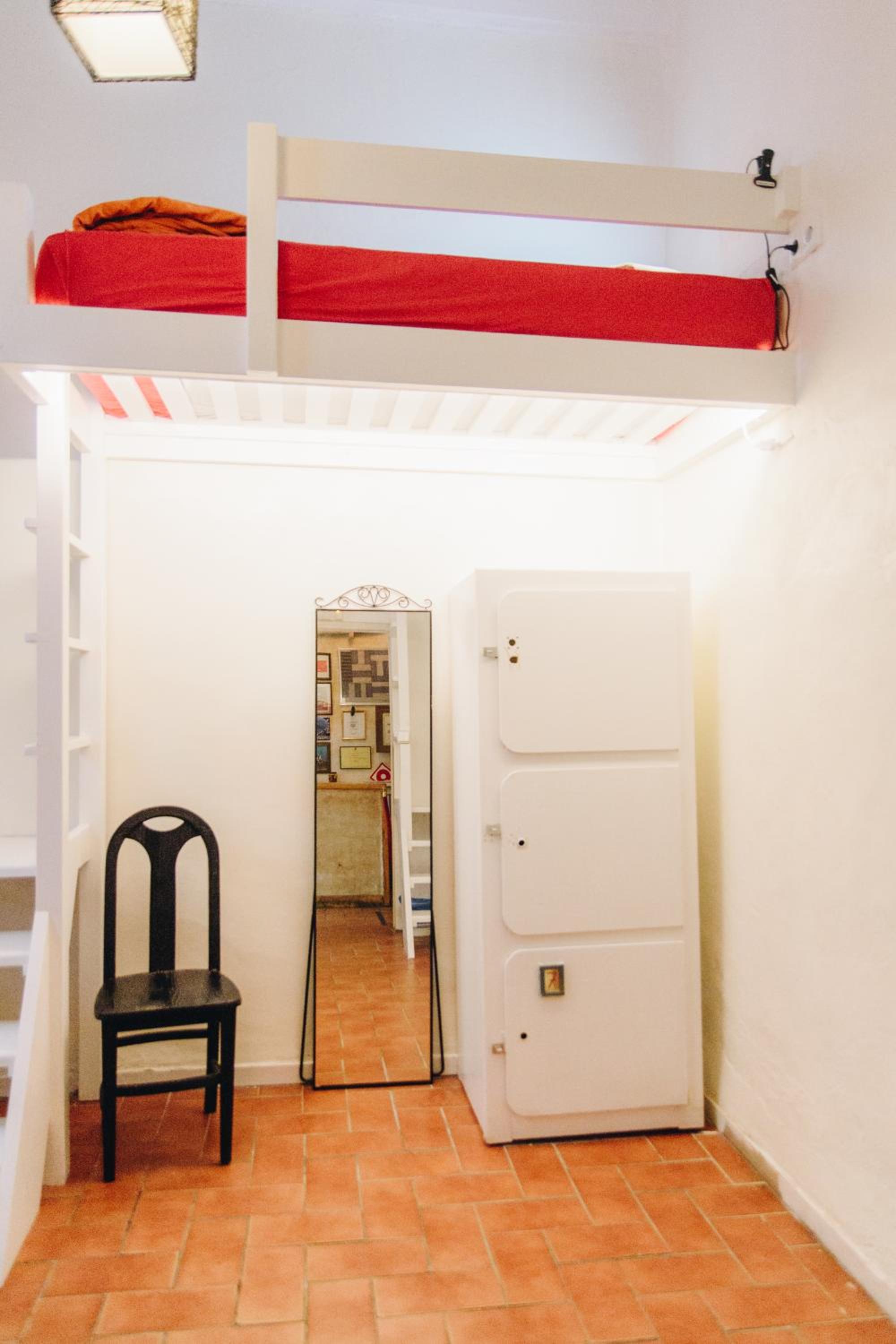  Bed in 3-Bed Mixed Dormitory Room with Private External Bathroom photo 3
