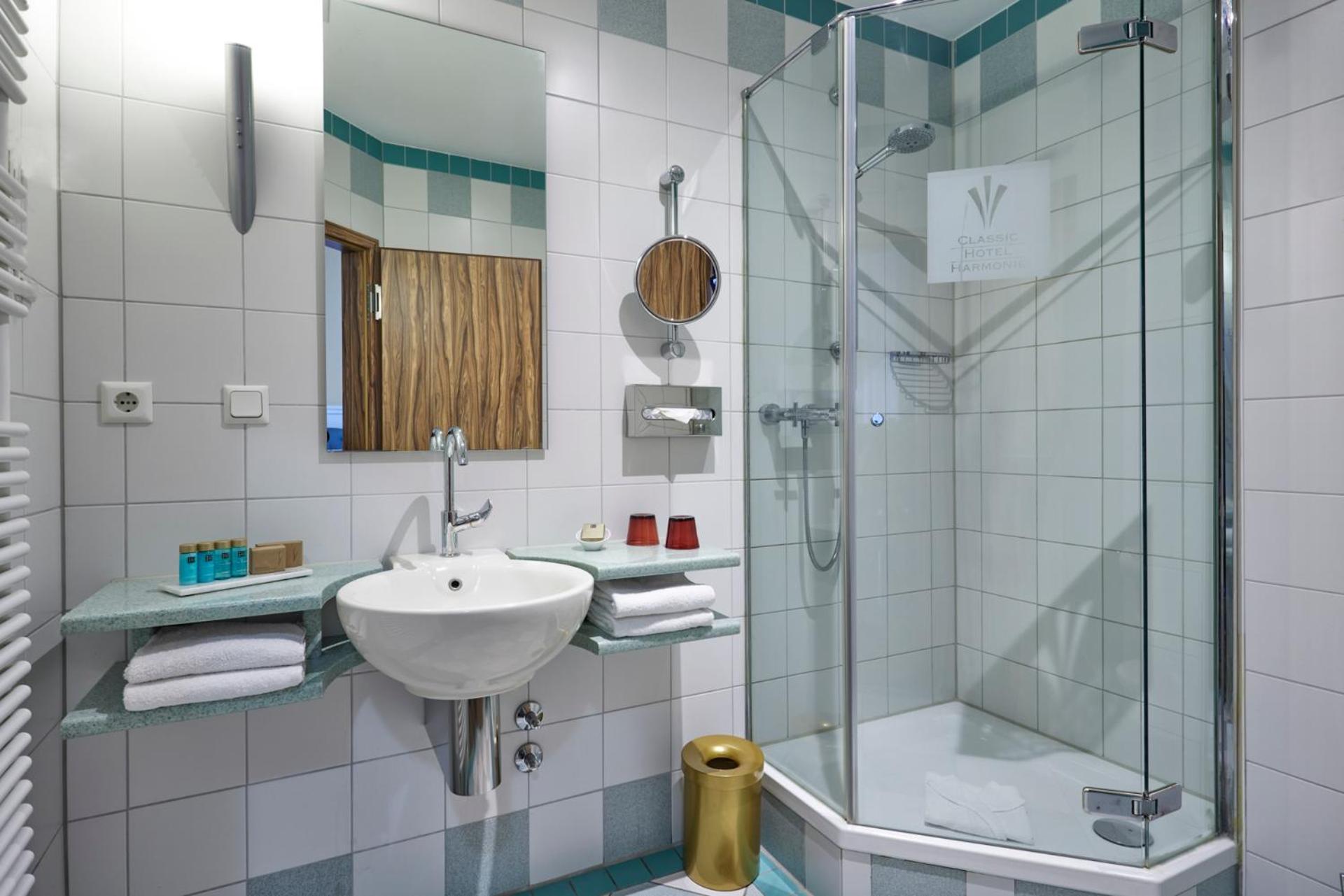 Triple Room - Photo 6