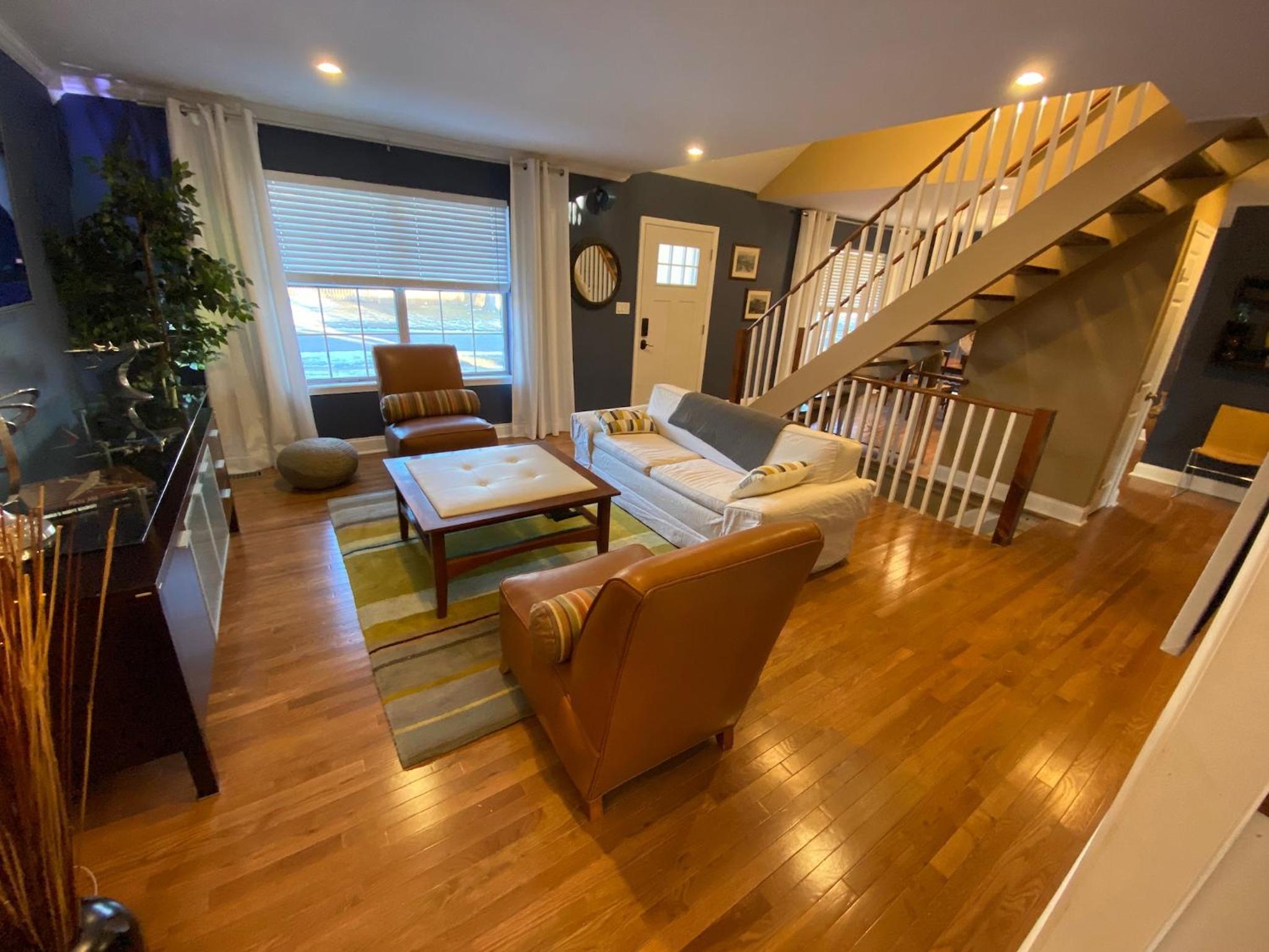 Three-Bedroom House - Photo 34
