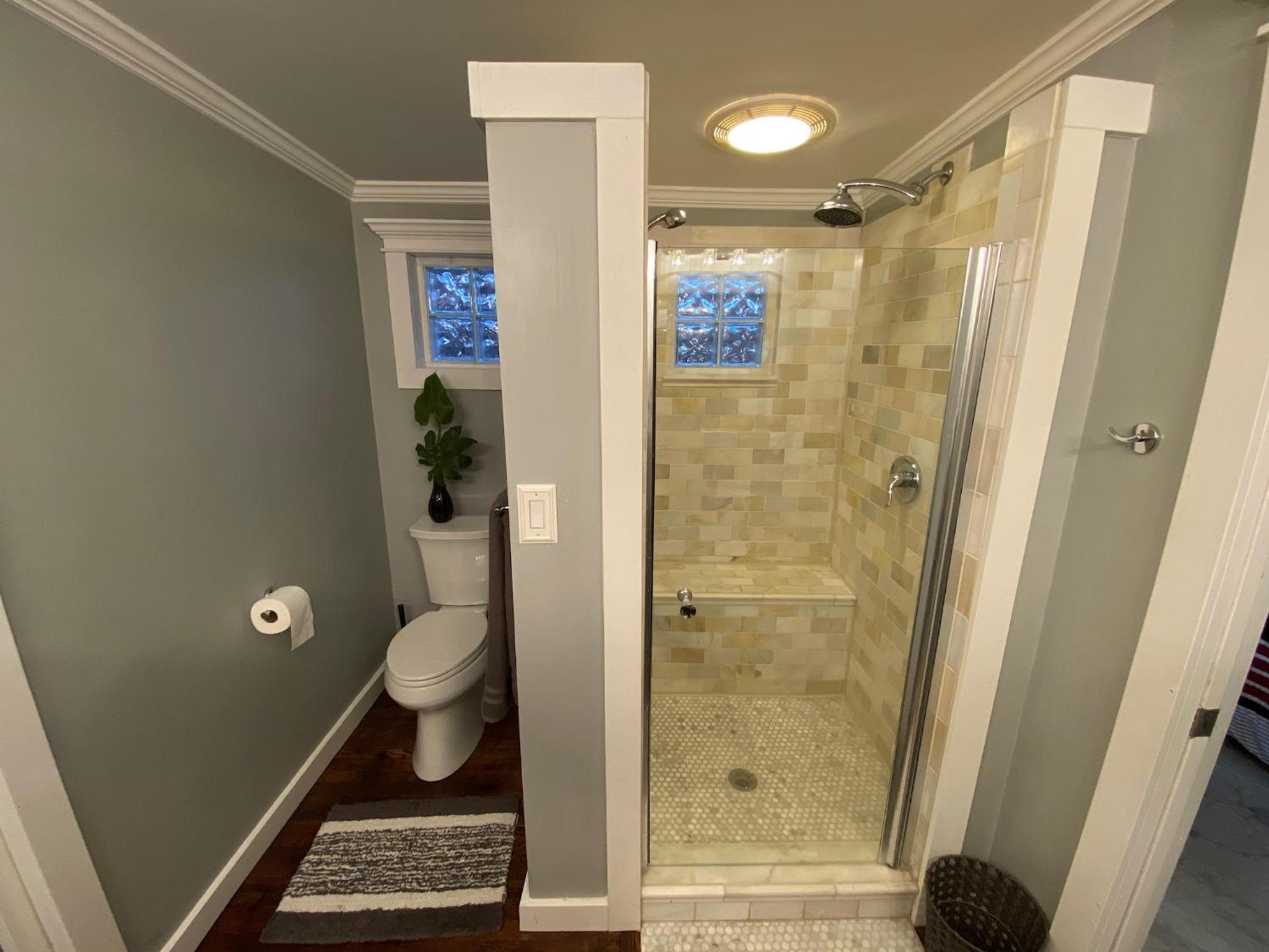 Three-Bedroom House - Photo 2