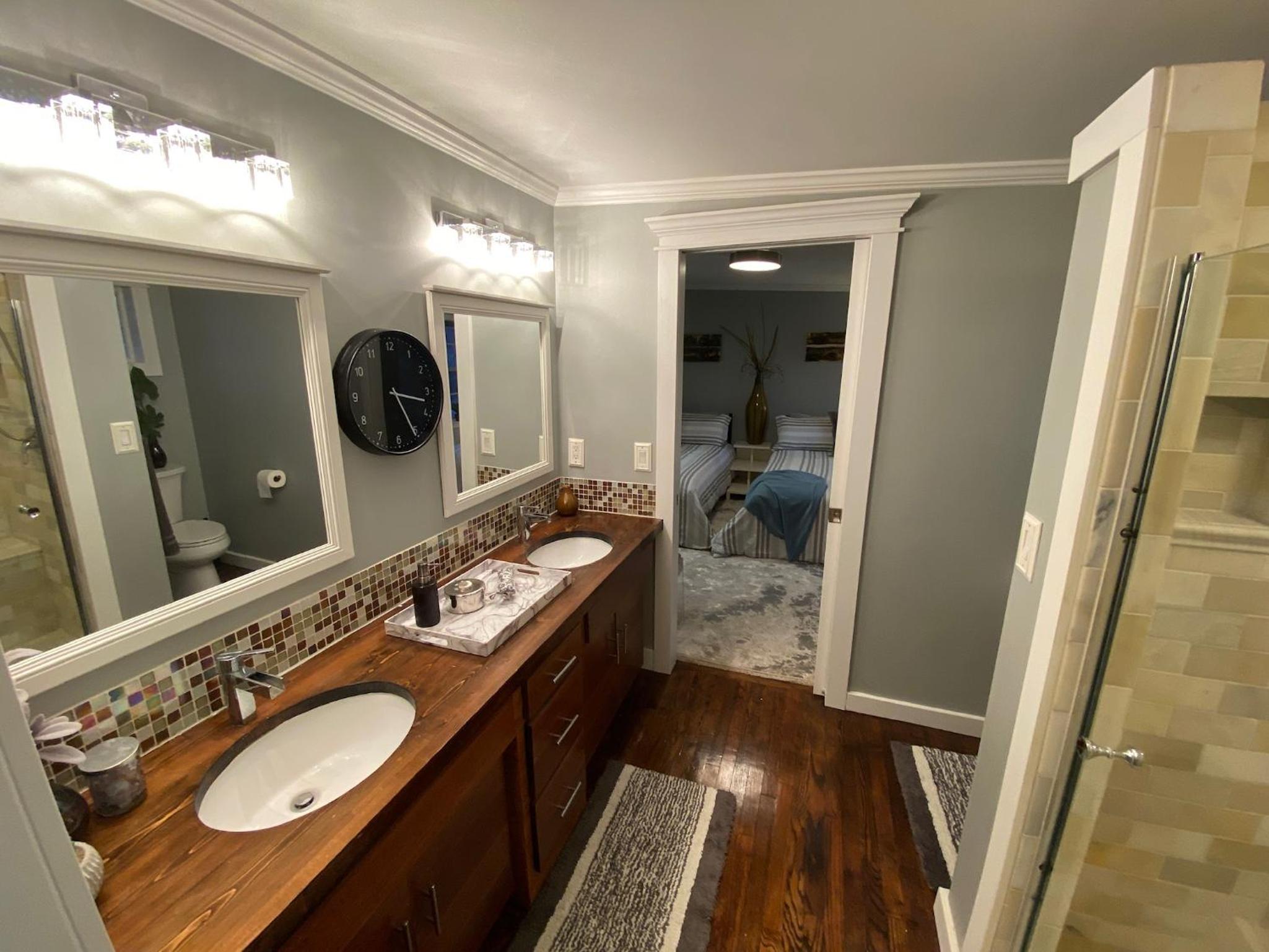 Three-Bedroom House - Photo 37