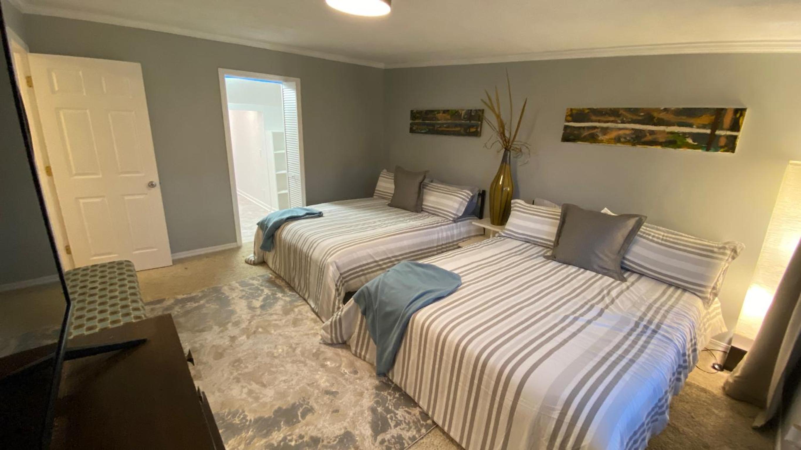 Three-Bedroom House - Photo 35