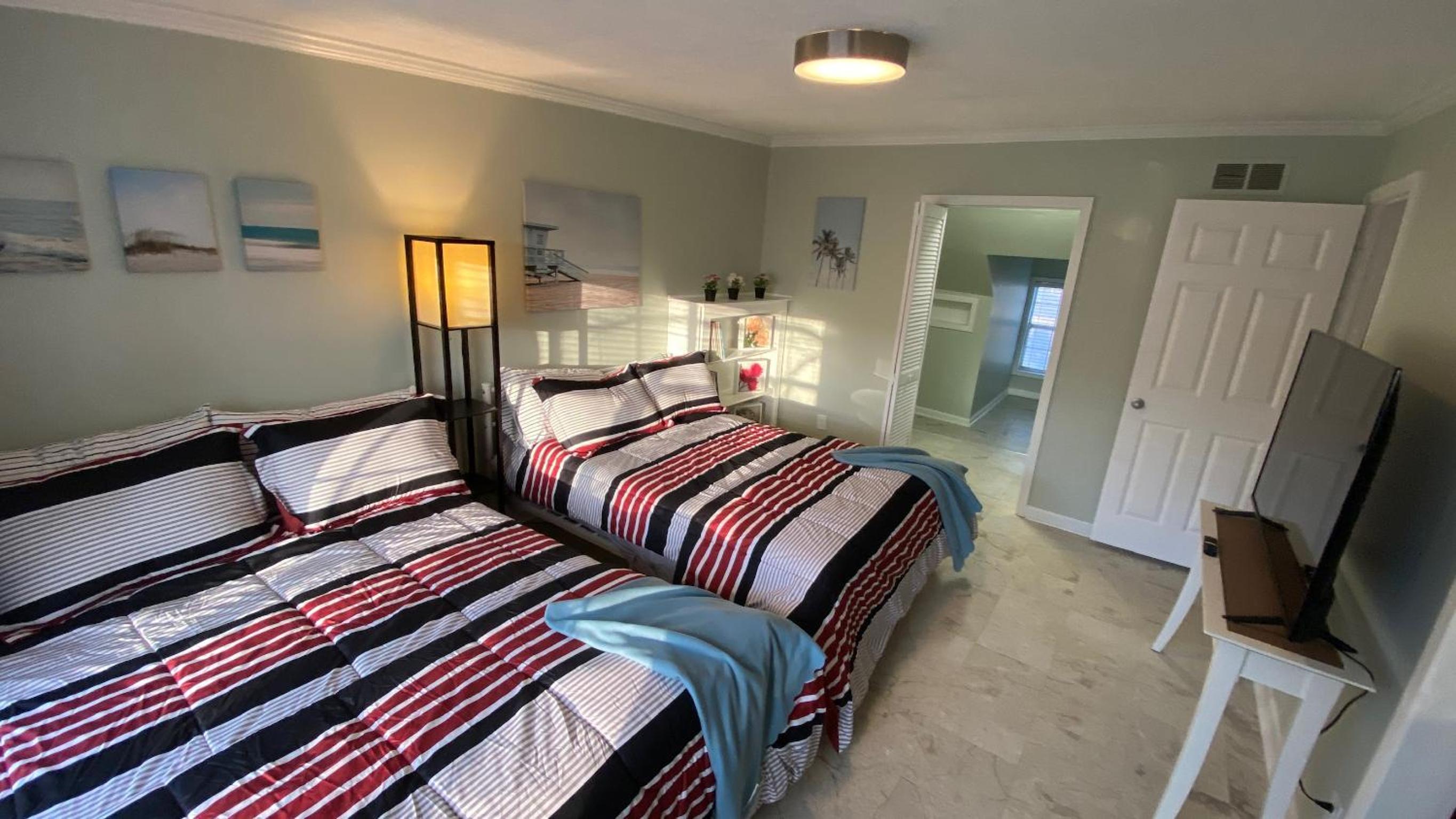 Three-Bedroom House - Photo 12