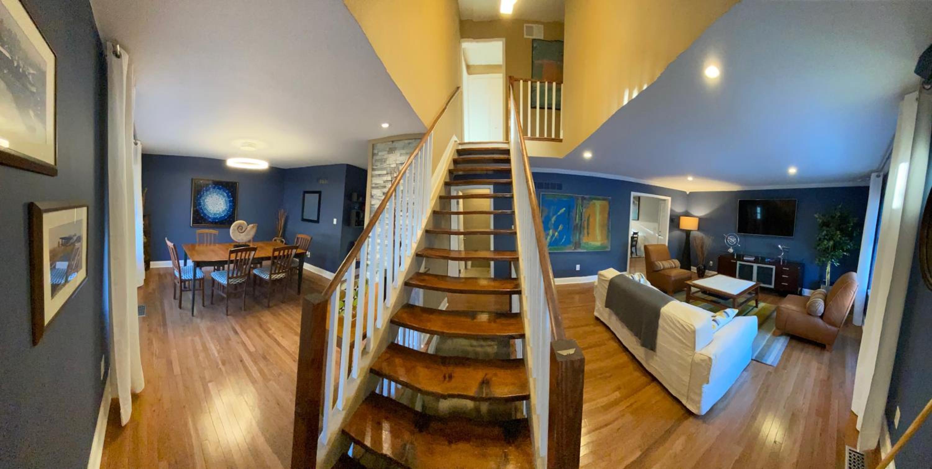 Three-Bedroom House - Photo 6