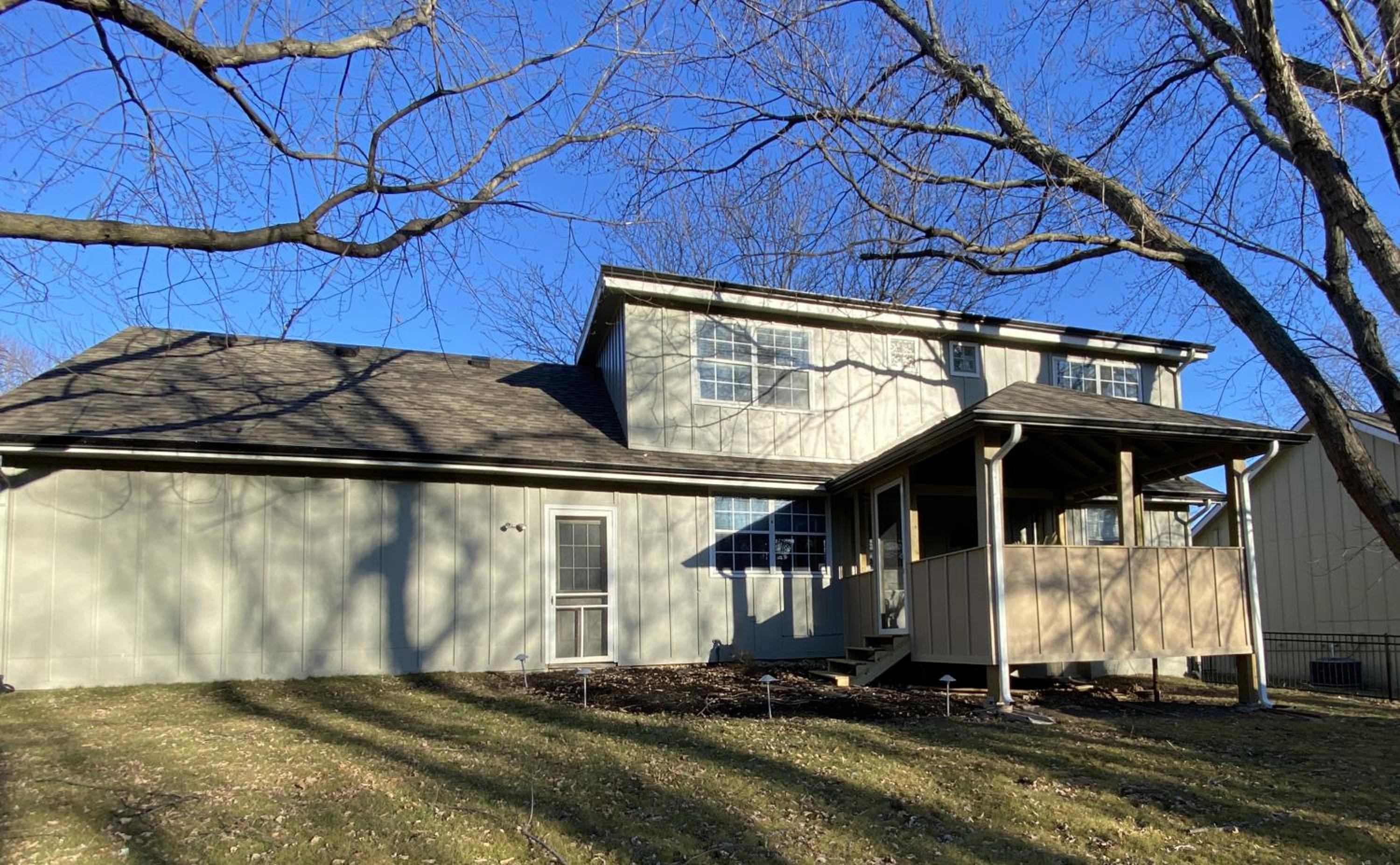Three-Bedroom House - Photo 4