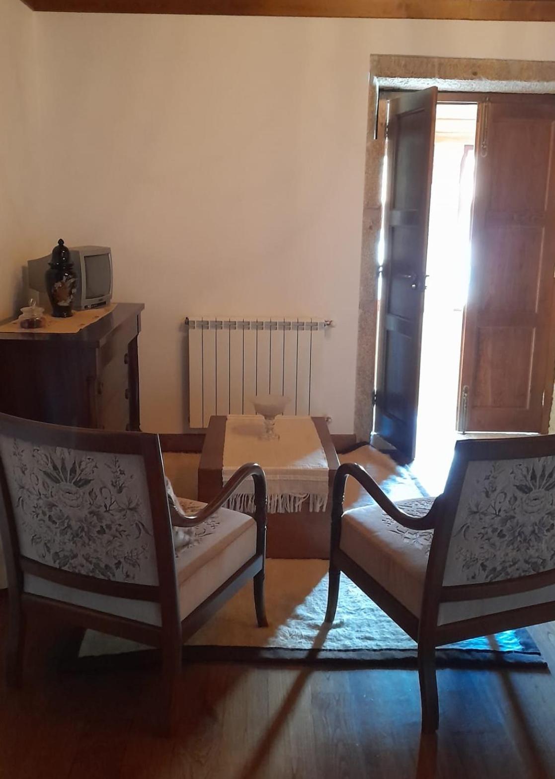 Double Room - Photo 11
