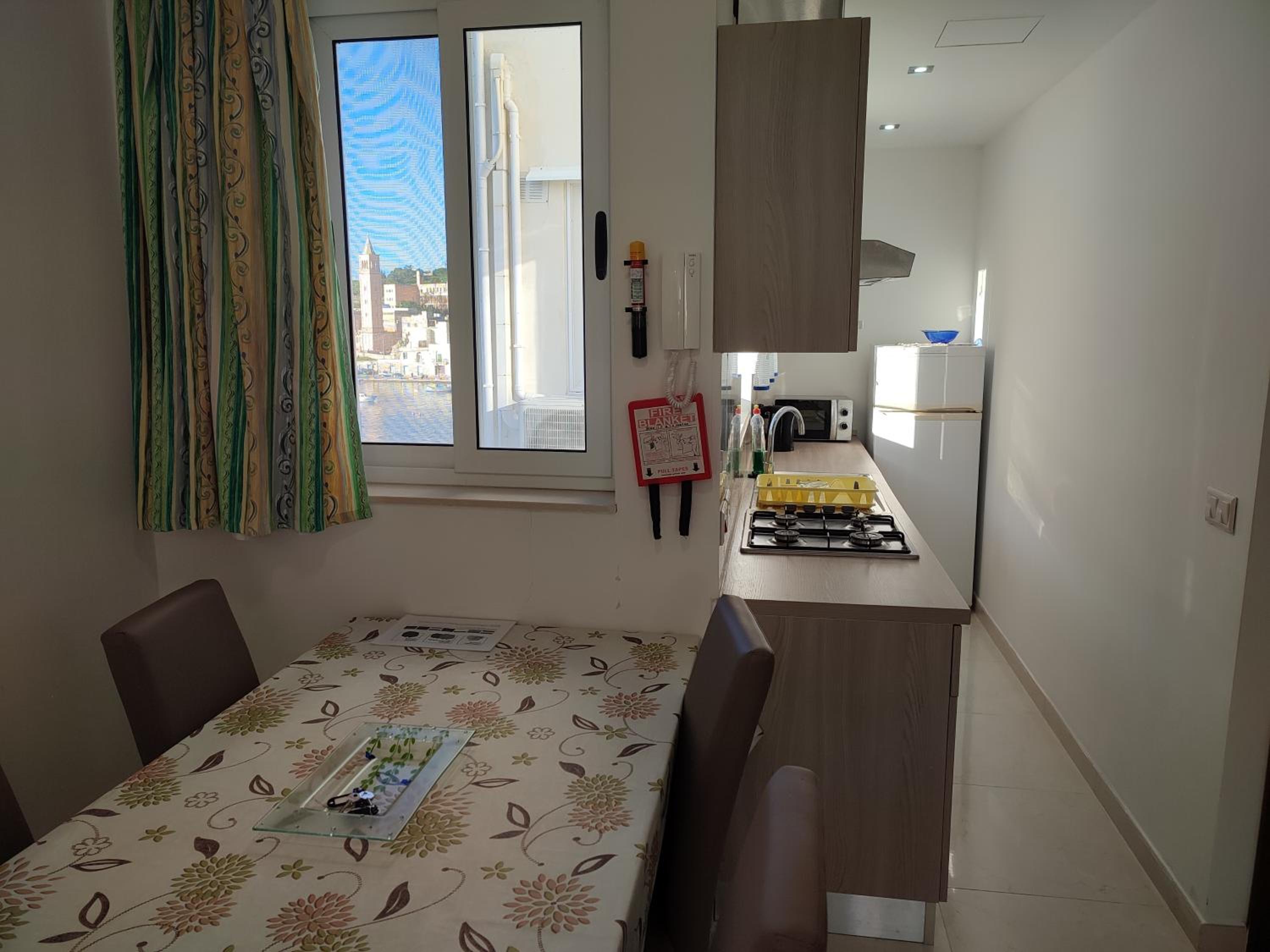 One-Bedroom Apartment - Photo 53