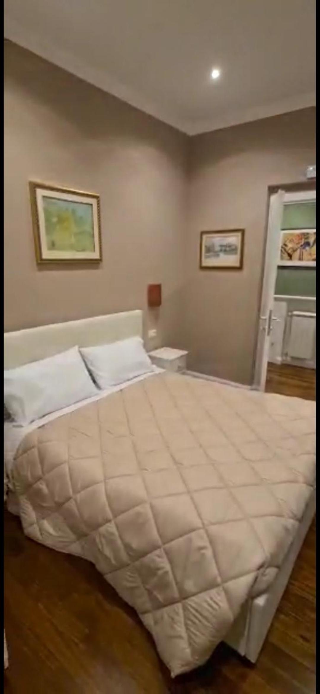 Double Room with Private Bathroom photo 2