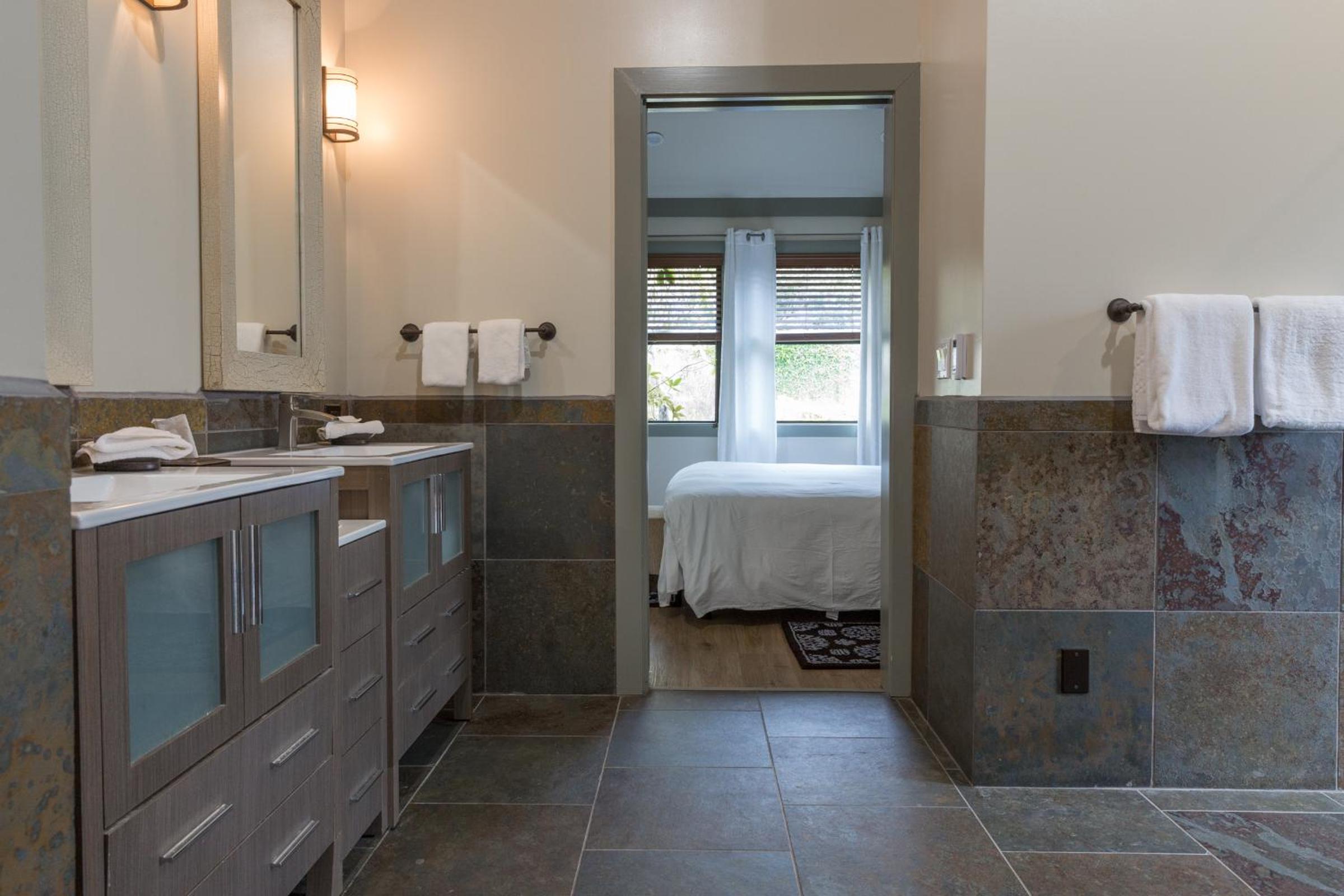 Two Bedroom Suite - Photo 4
