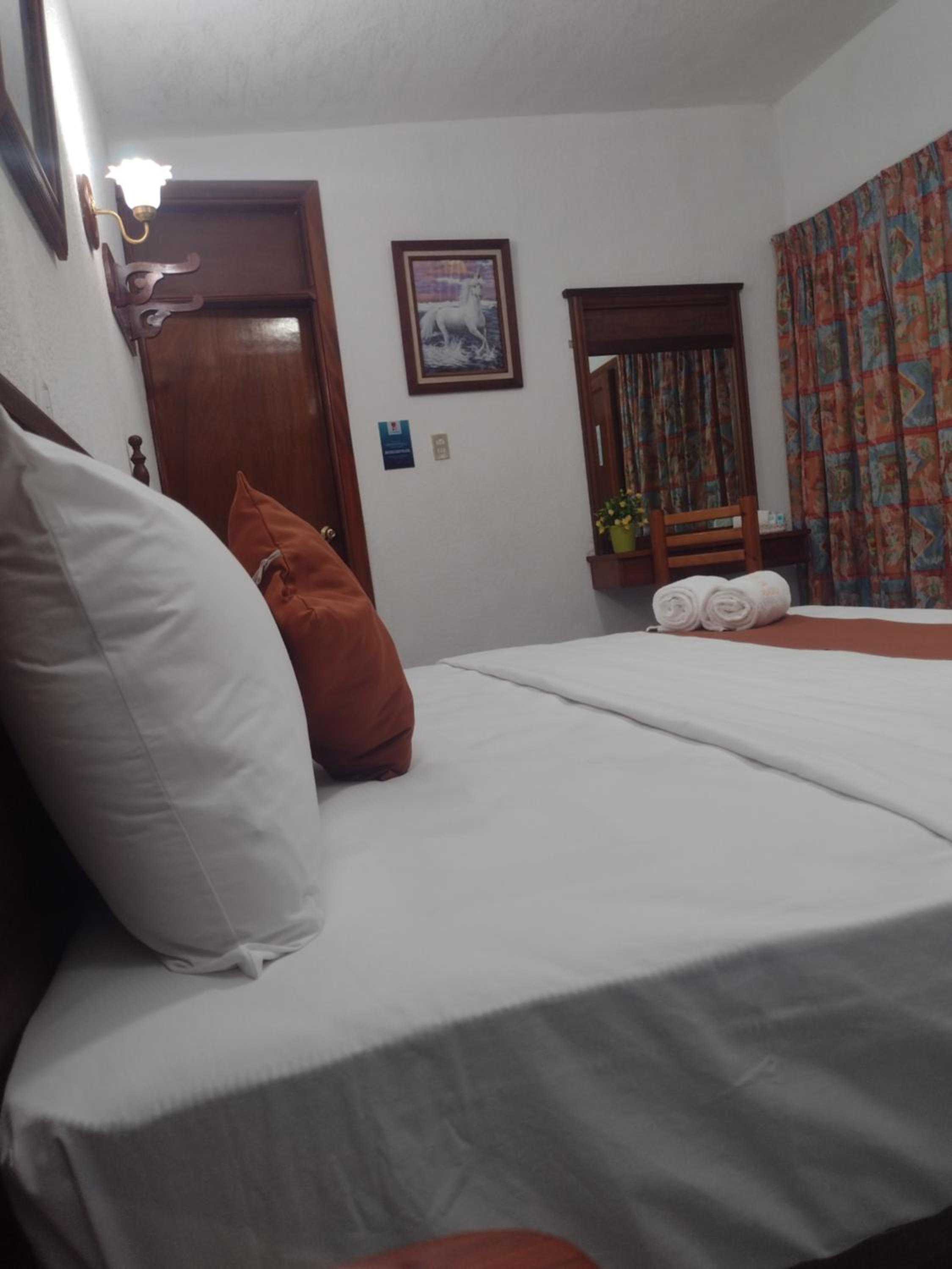 Standard King Room photo 2