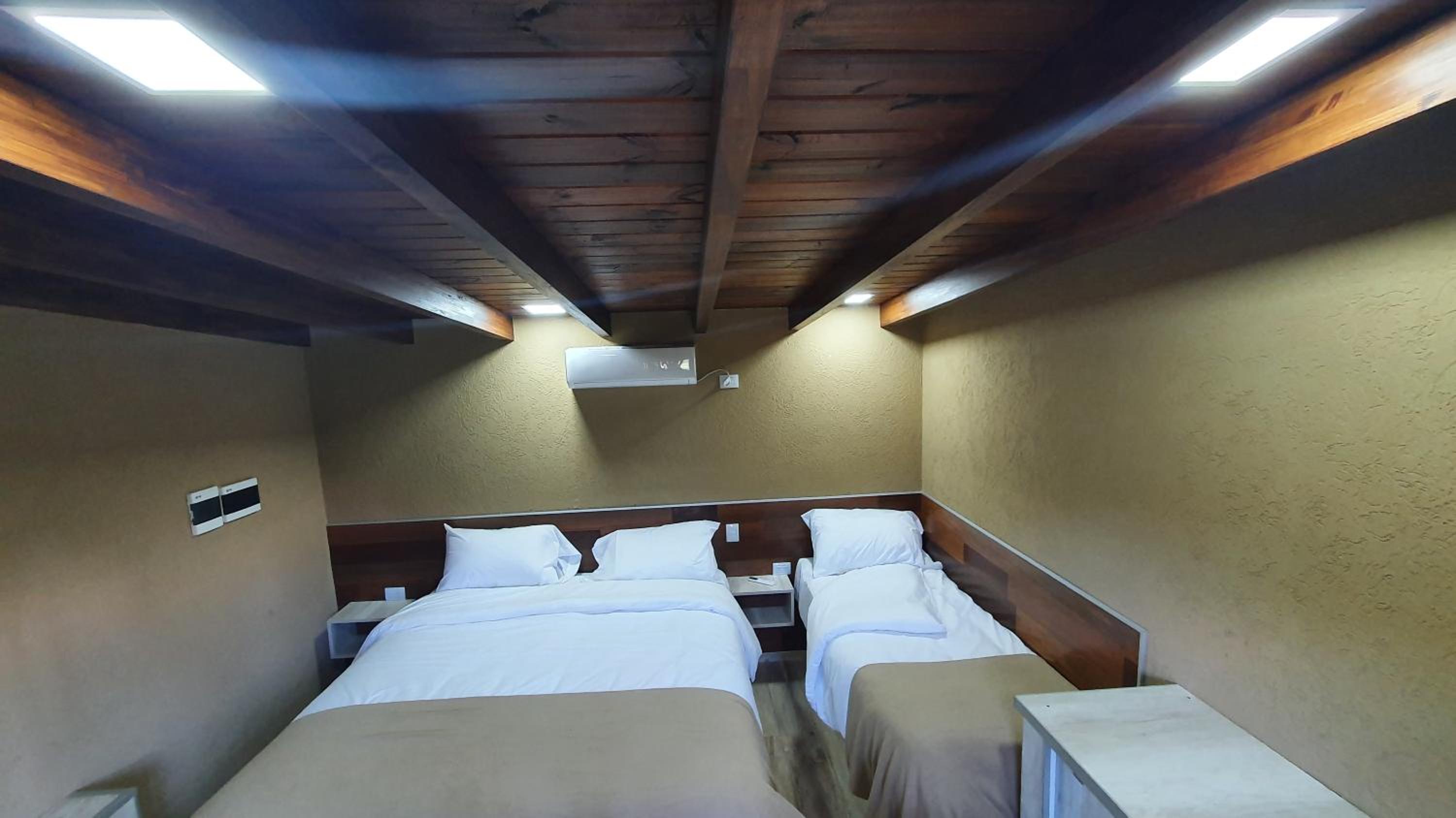 Deluxe Quadruple Room photo 2