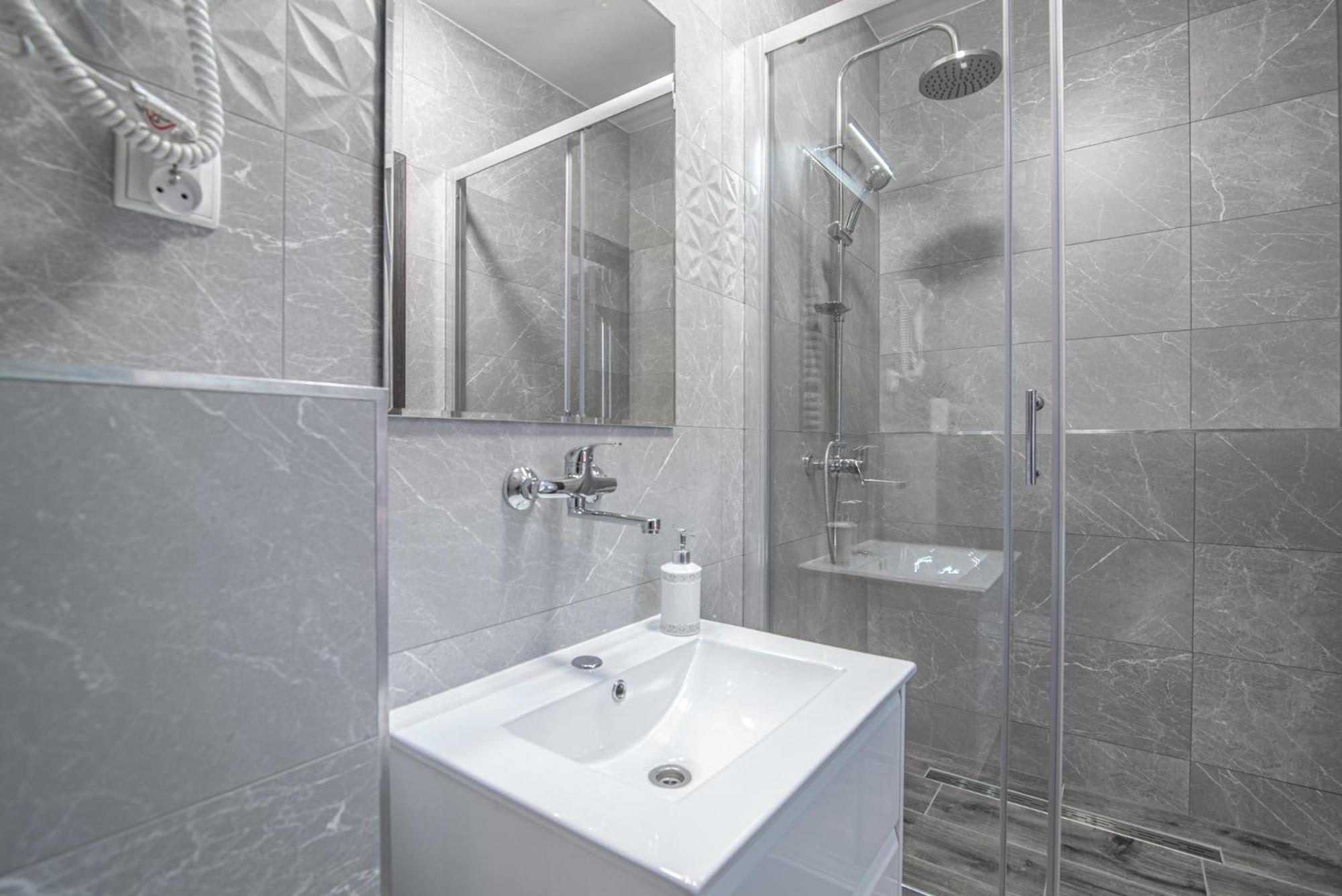 Studio Apartment photo 2