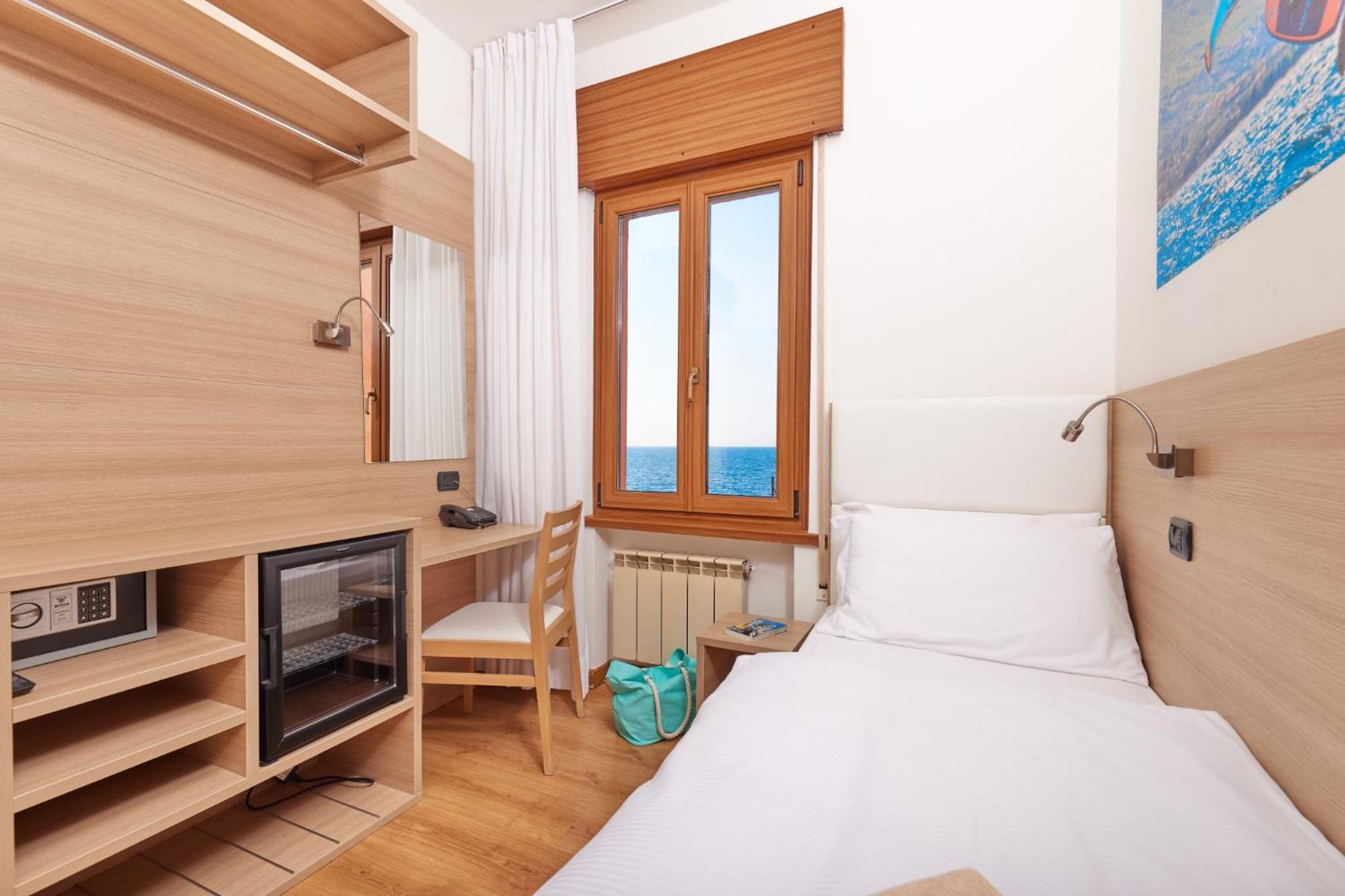Single Room photo 1