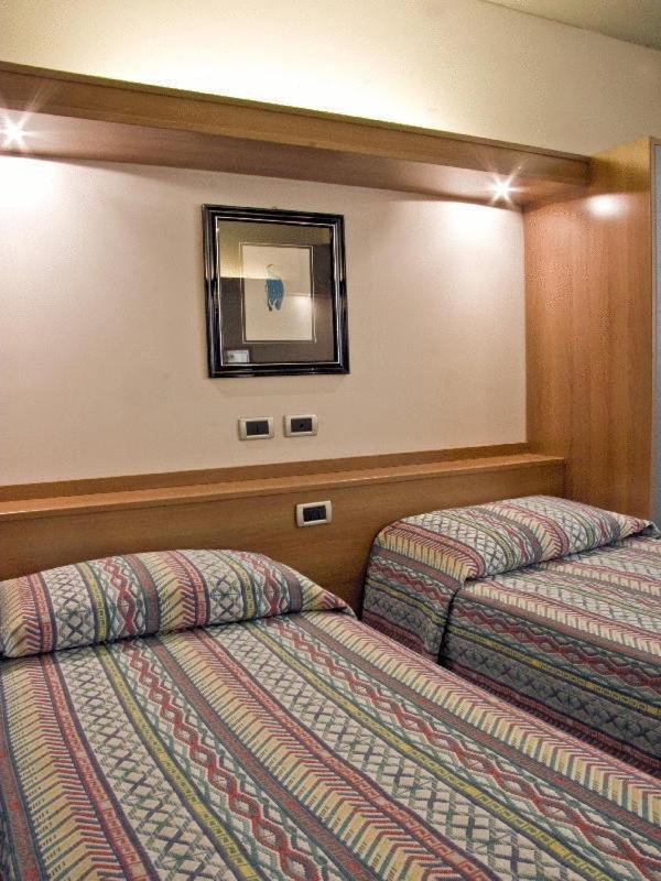 Single Room with Private Bathroom photo 1