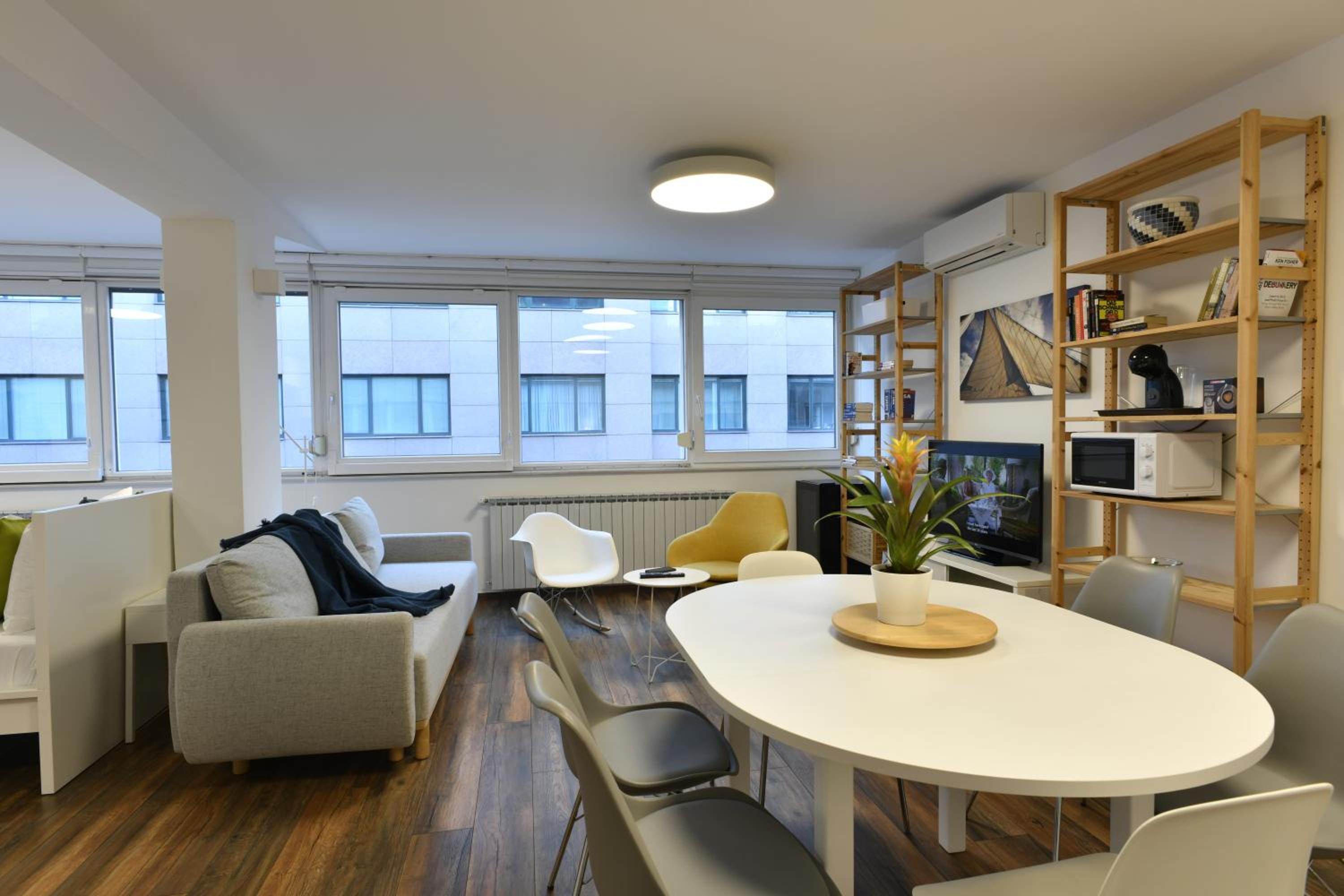 Two-Bedroom Apartment - Photo 30