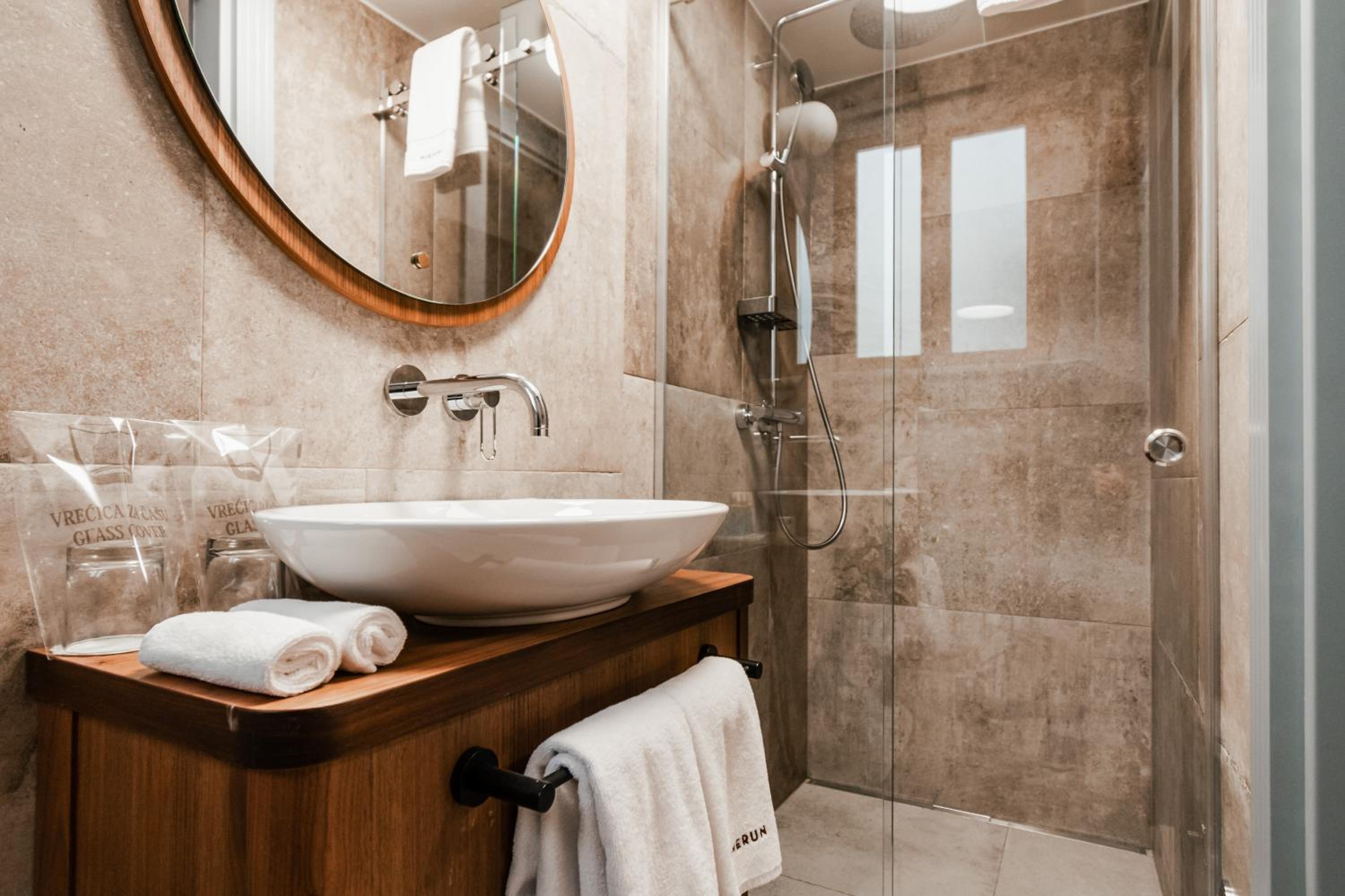 Standard Double or Twin Room with Garden View - Photo 4