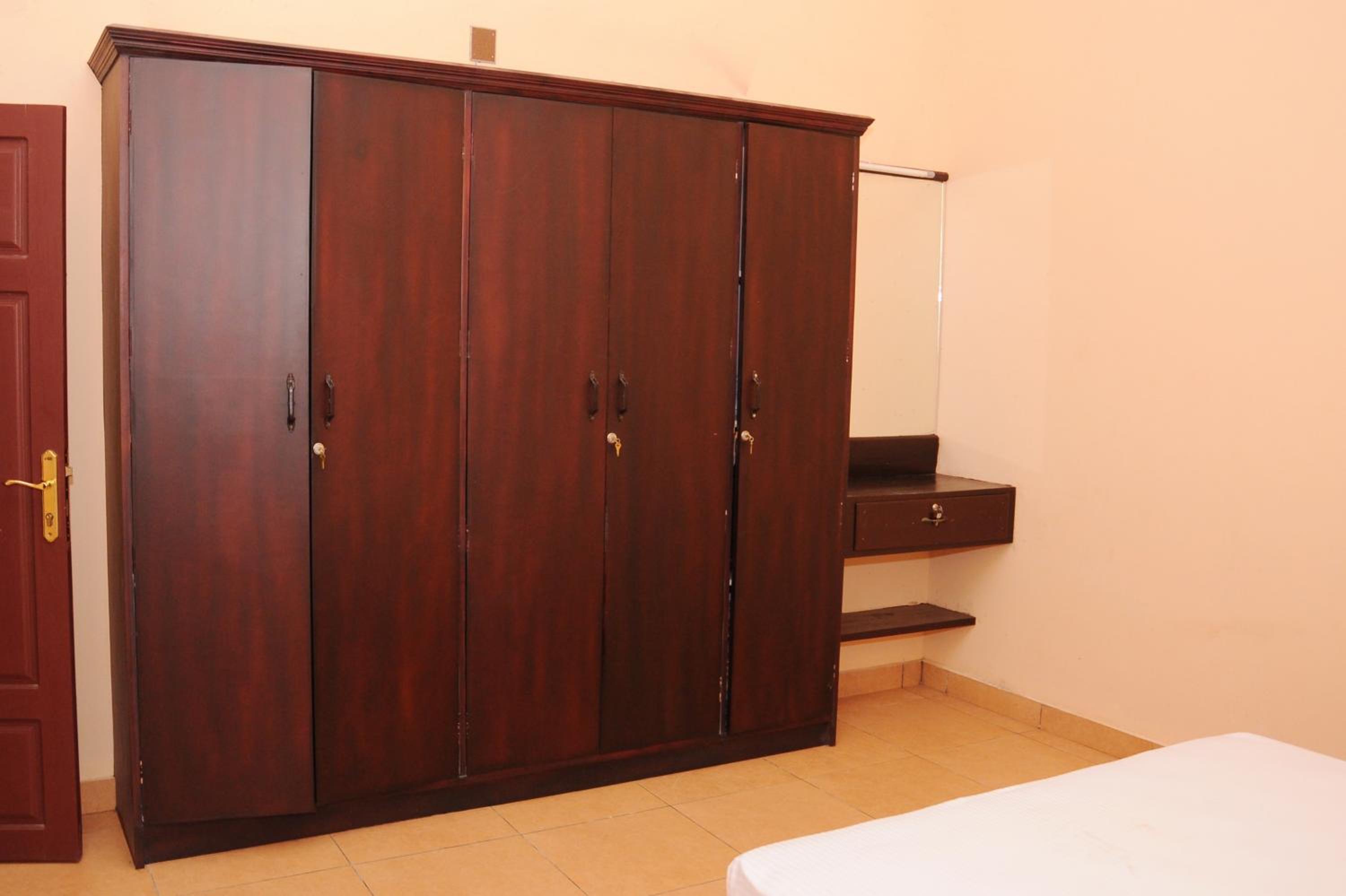 Two-Bedroom House - Photo 39