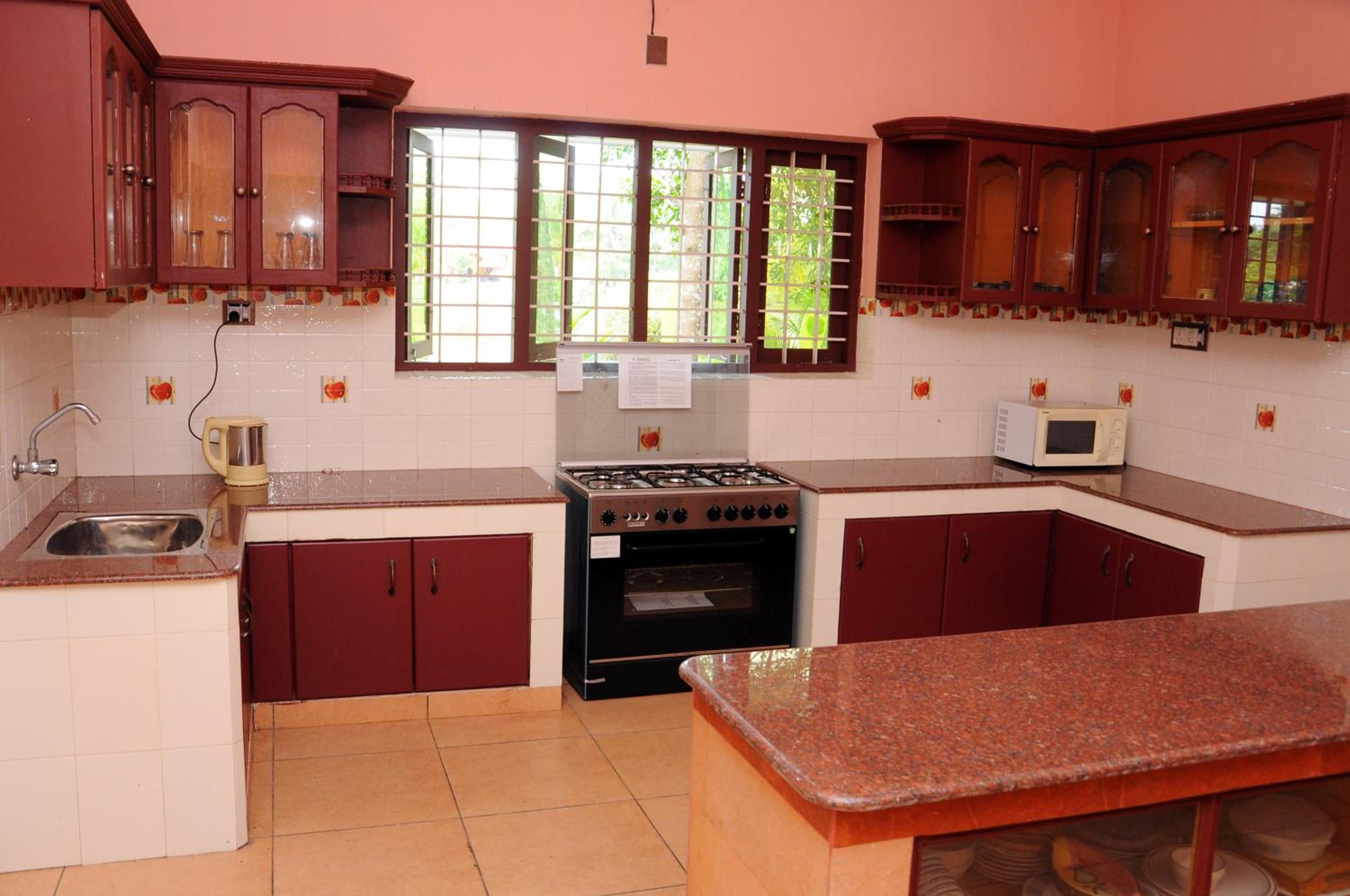 Two-Bedroom House - Photo 33