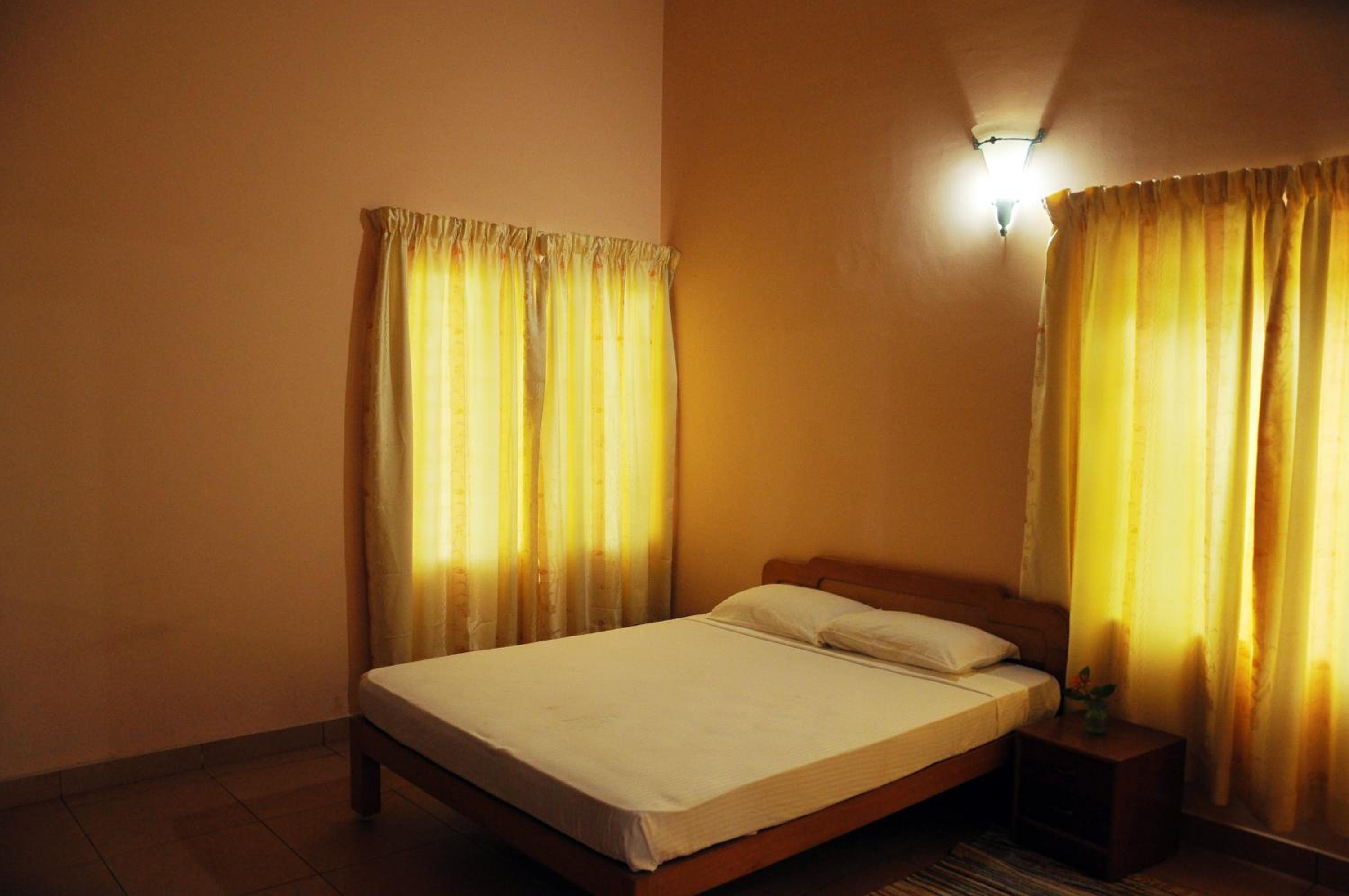 Two-Bedroom House - Photo 27