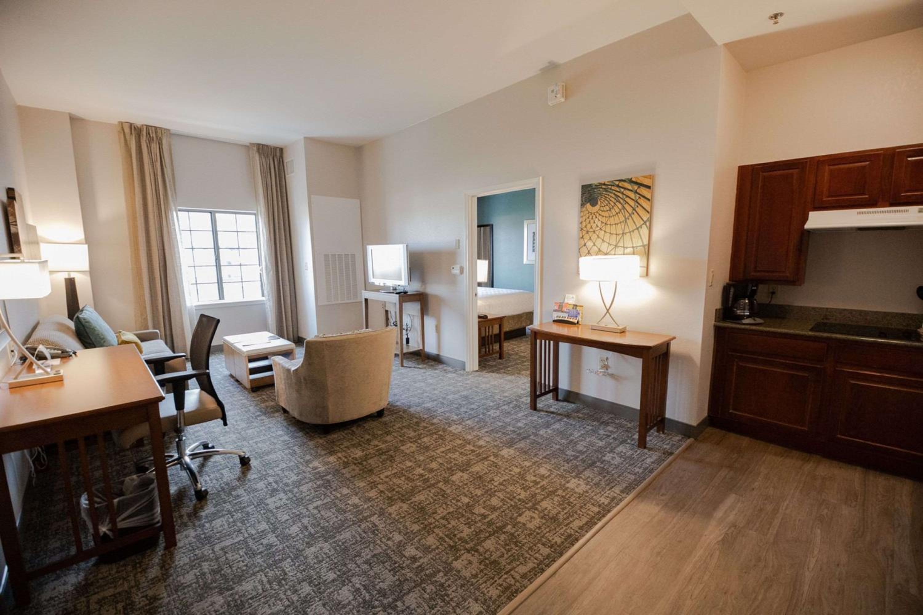 One-Bedroom Queen Suite with Roll-In Shower - Mobility Accessible - Photo 1