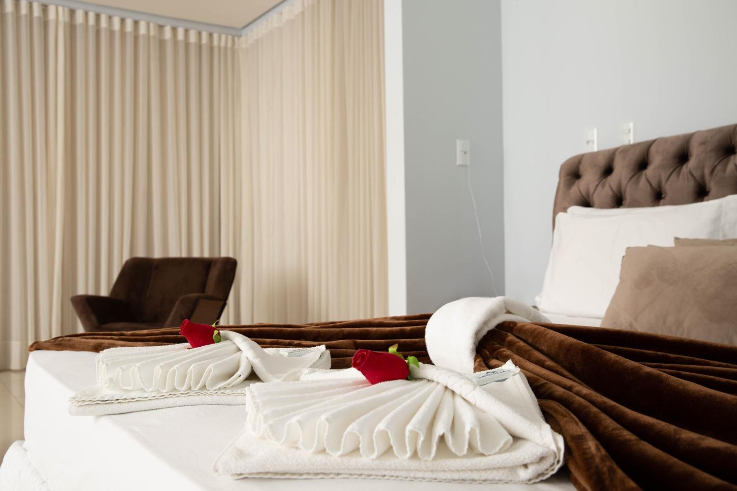 Deluxe Suite with Spa Bath photo 3