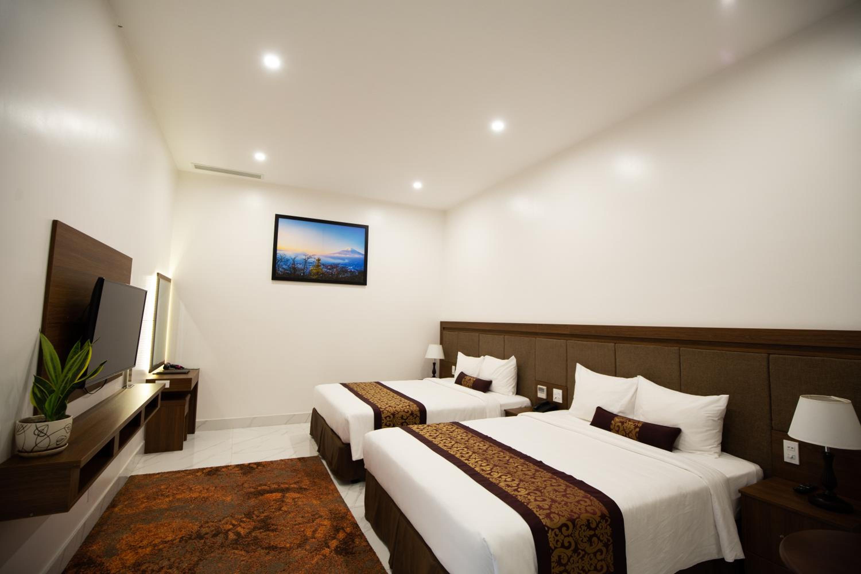 King Room with Two King Beds photo 1