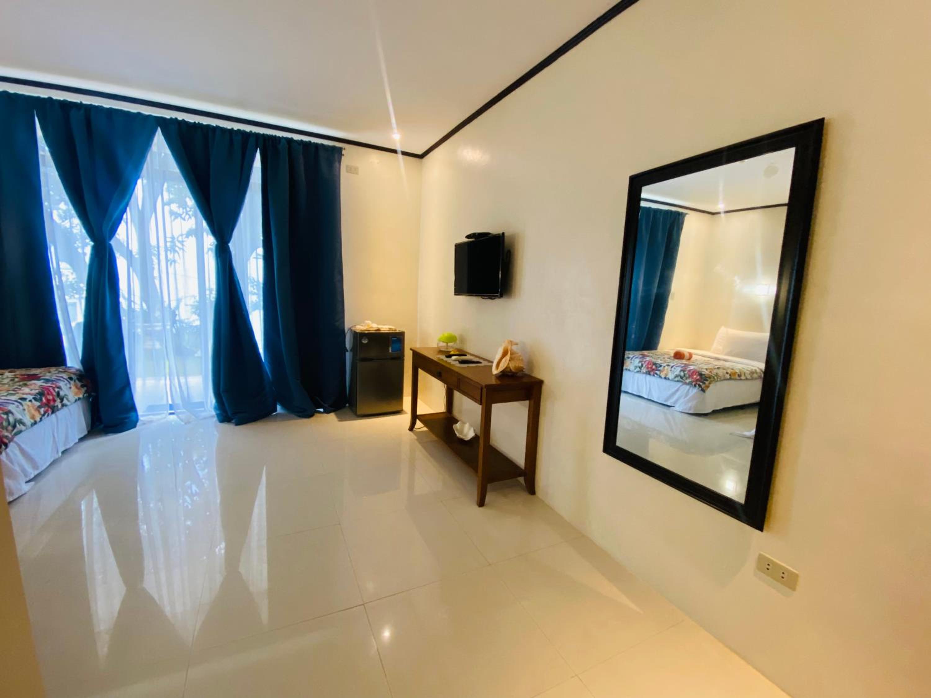 Deluxe Twin Room with Sea View - Photo 4
