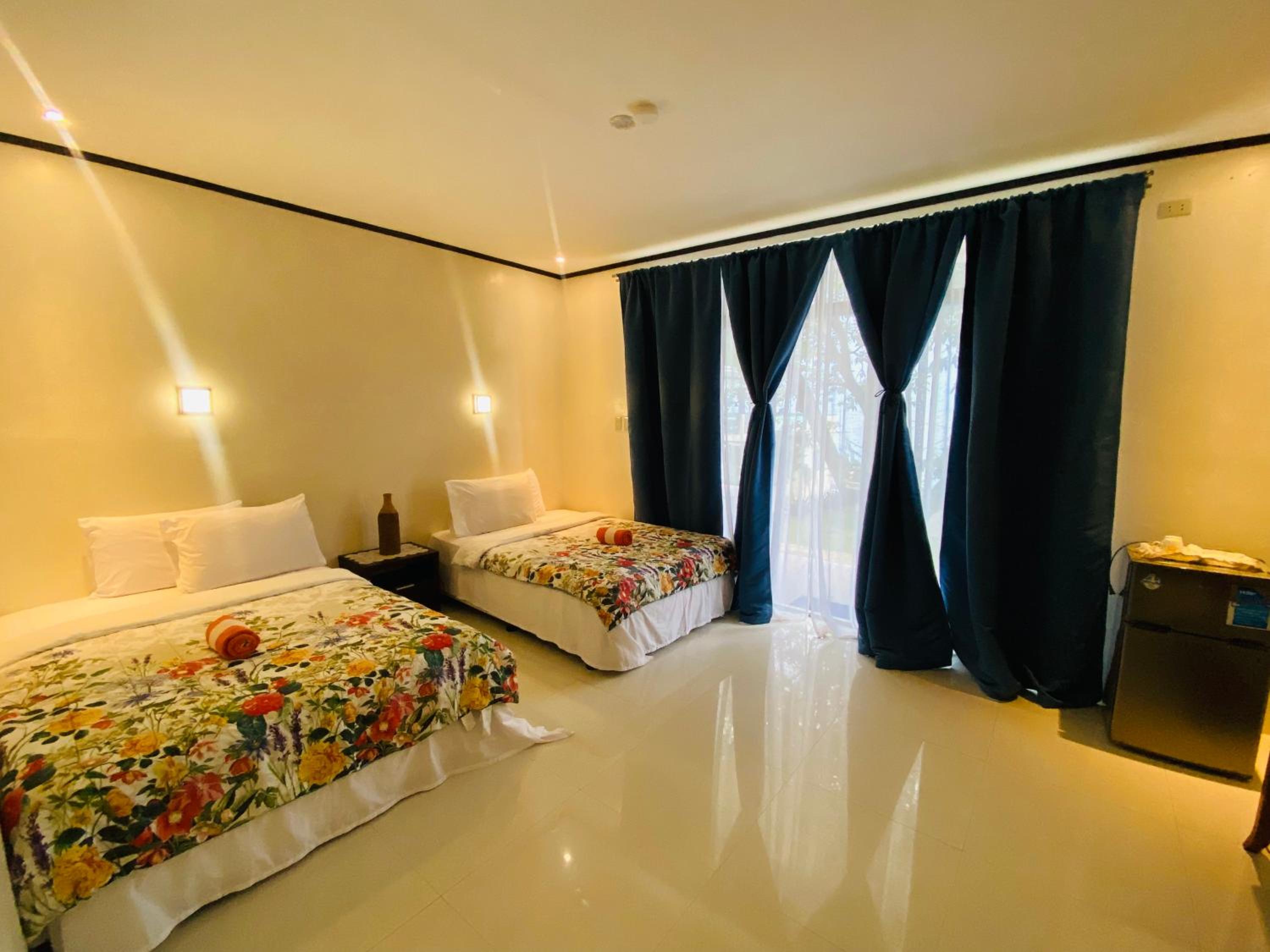 Deluxe Twin Room with Sea View - Photo 7