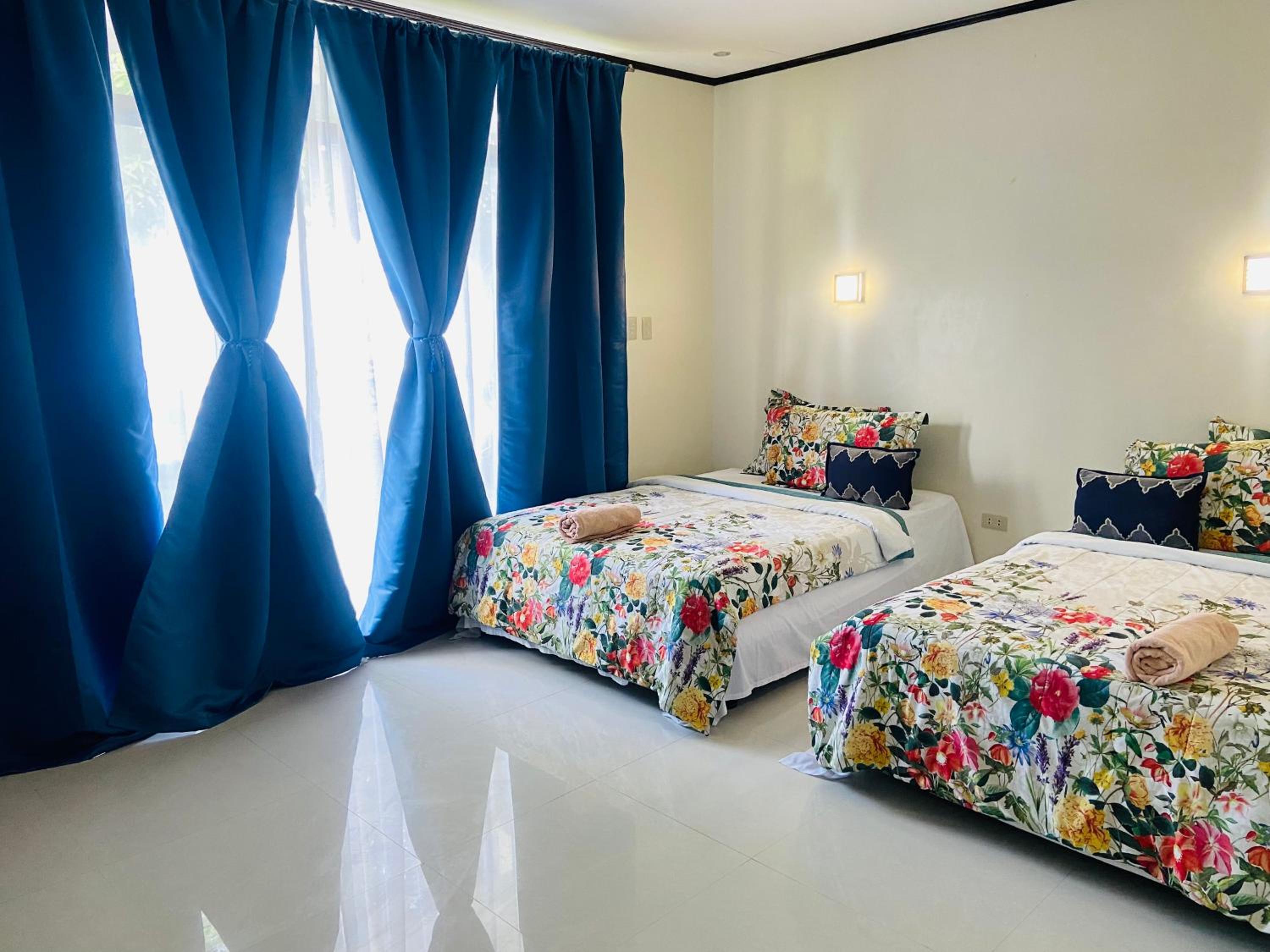 Deluxe Twin Room with Sea View - Photo 8
