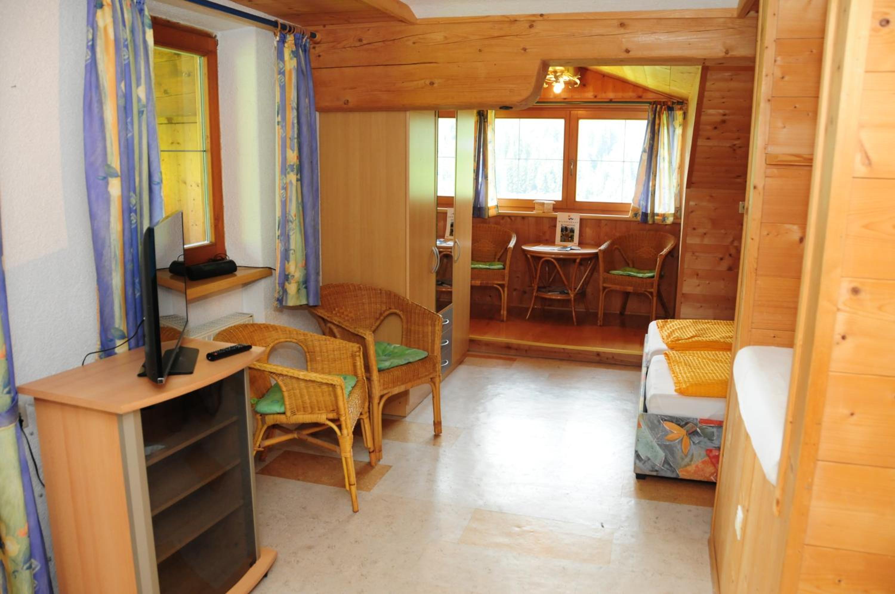 Studio Apartment with Balcony photo 3