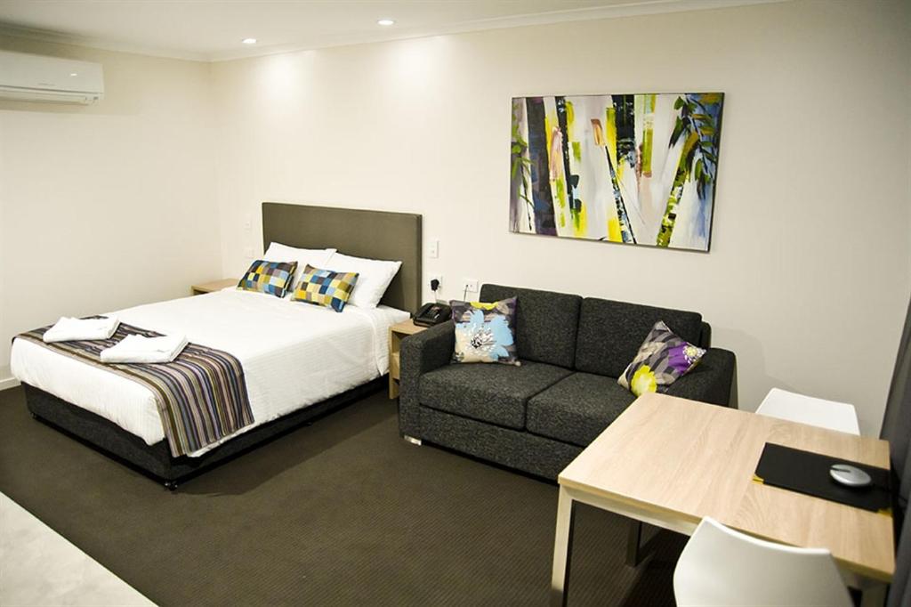 Standard Queen Room