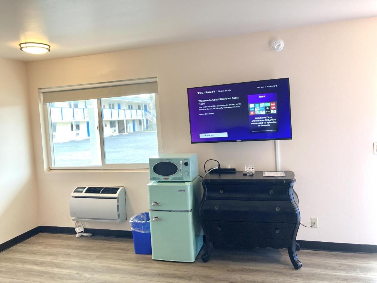 Deluxe King Room - Photo 10