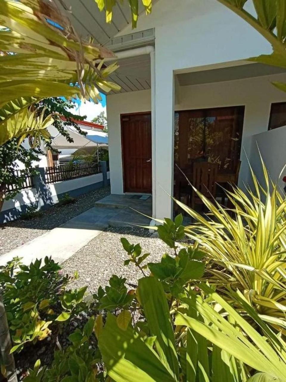 Deluxe Garden Room - Photo 12