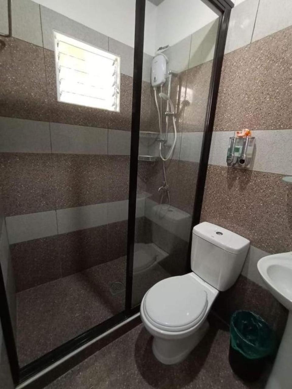 Deluxe Pool Room - Photo 8