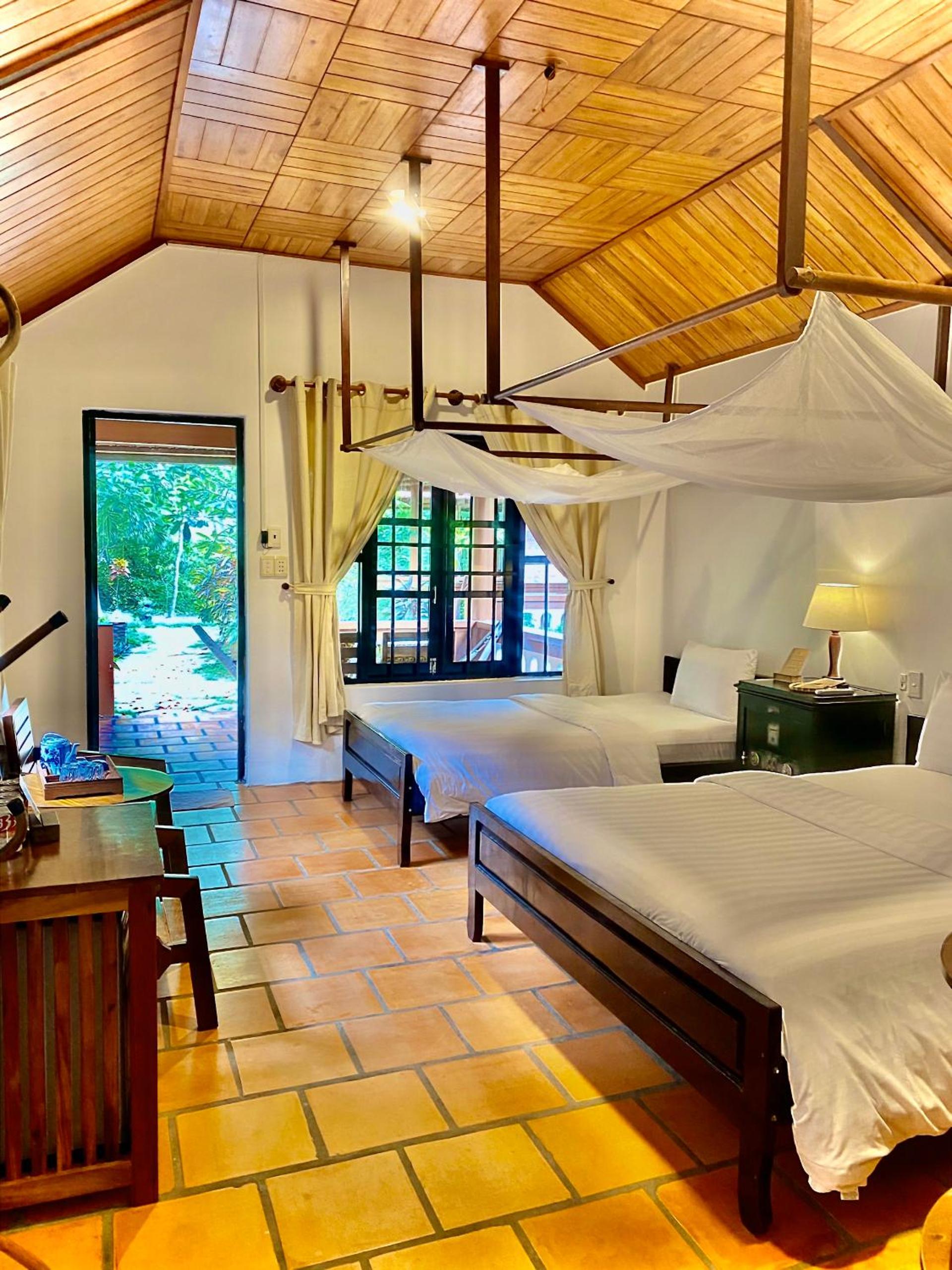 Bungalow with Sea View
