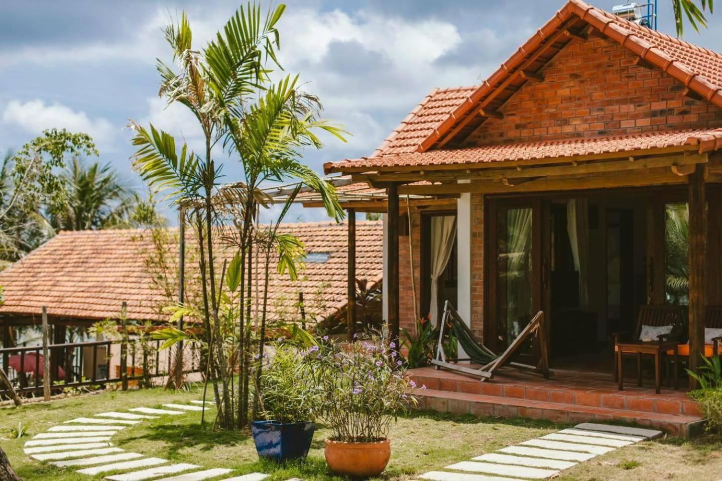 Deluxe Family Bungalow with Sea View