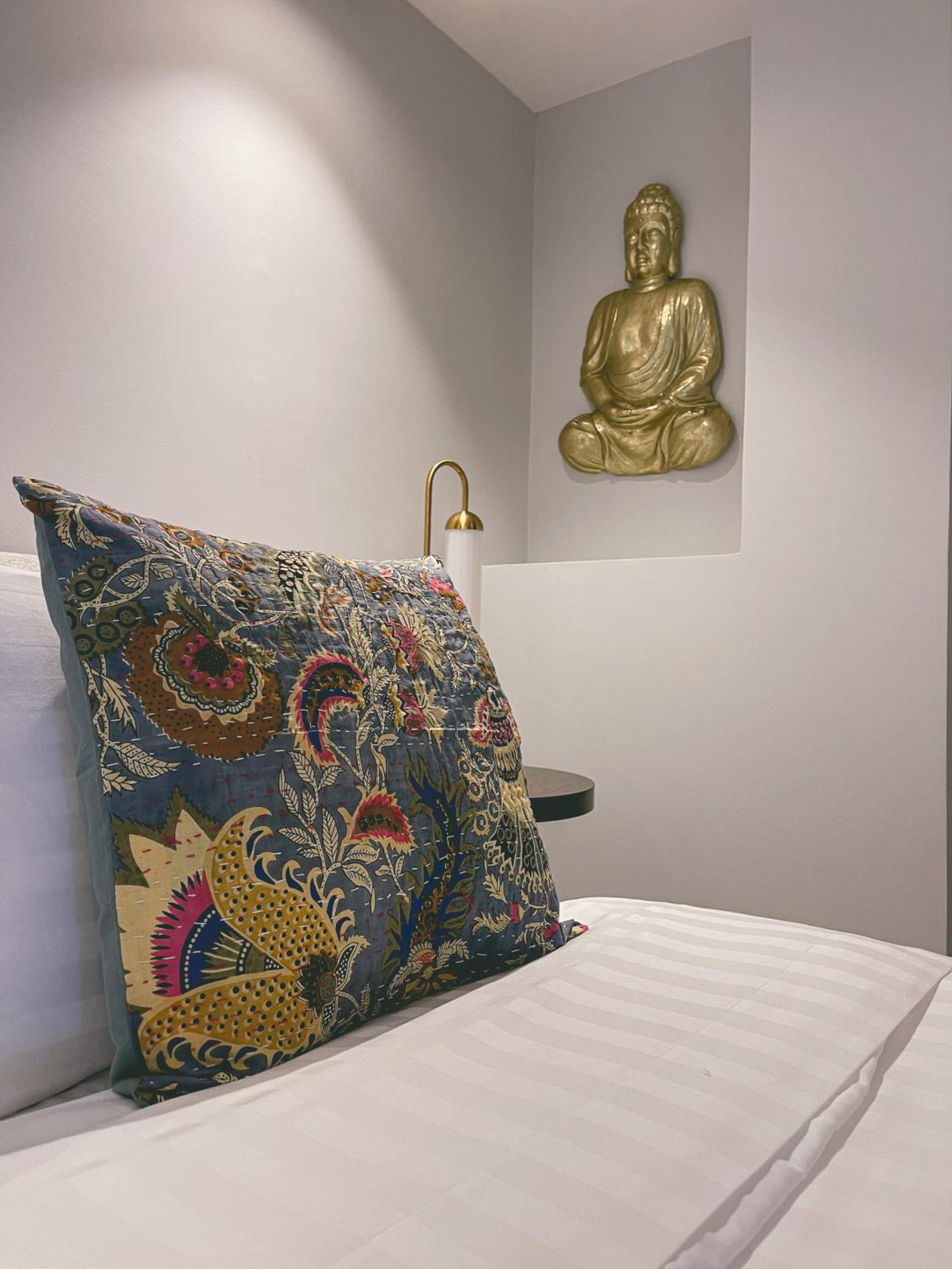 Deluxe Room - Photo 3
