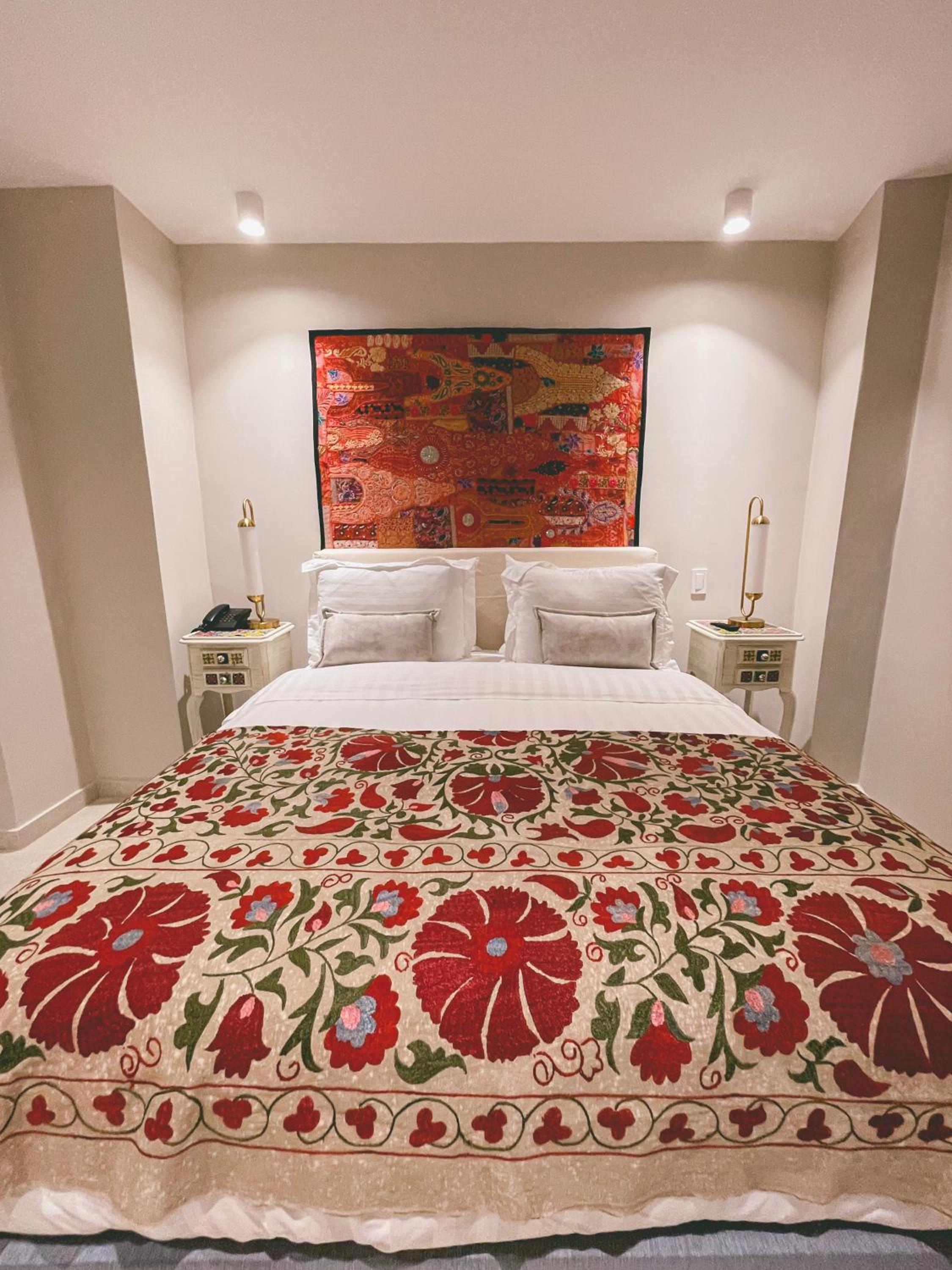 Suite - Photo 16