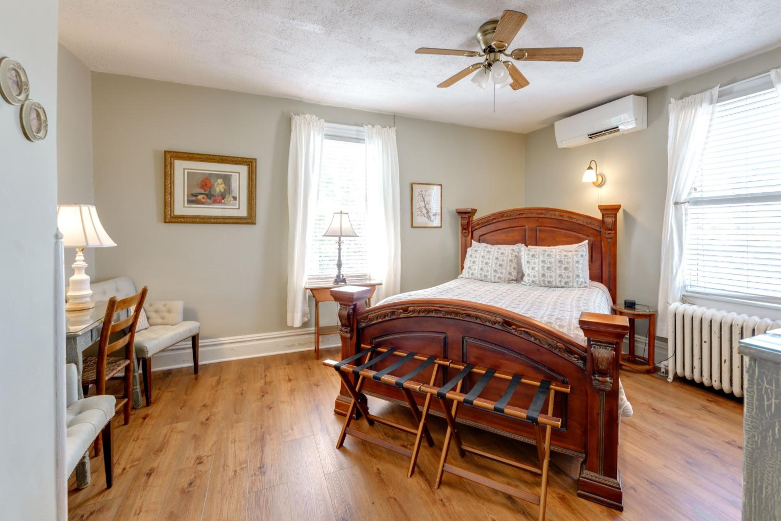Deluxe Queen Room