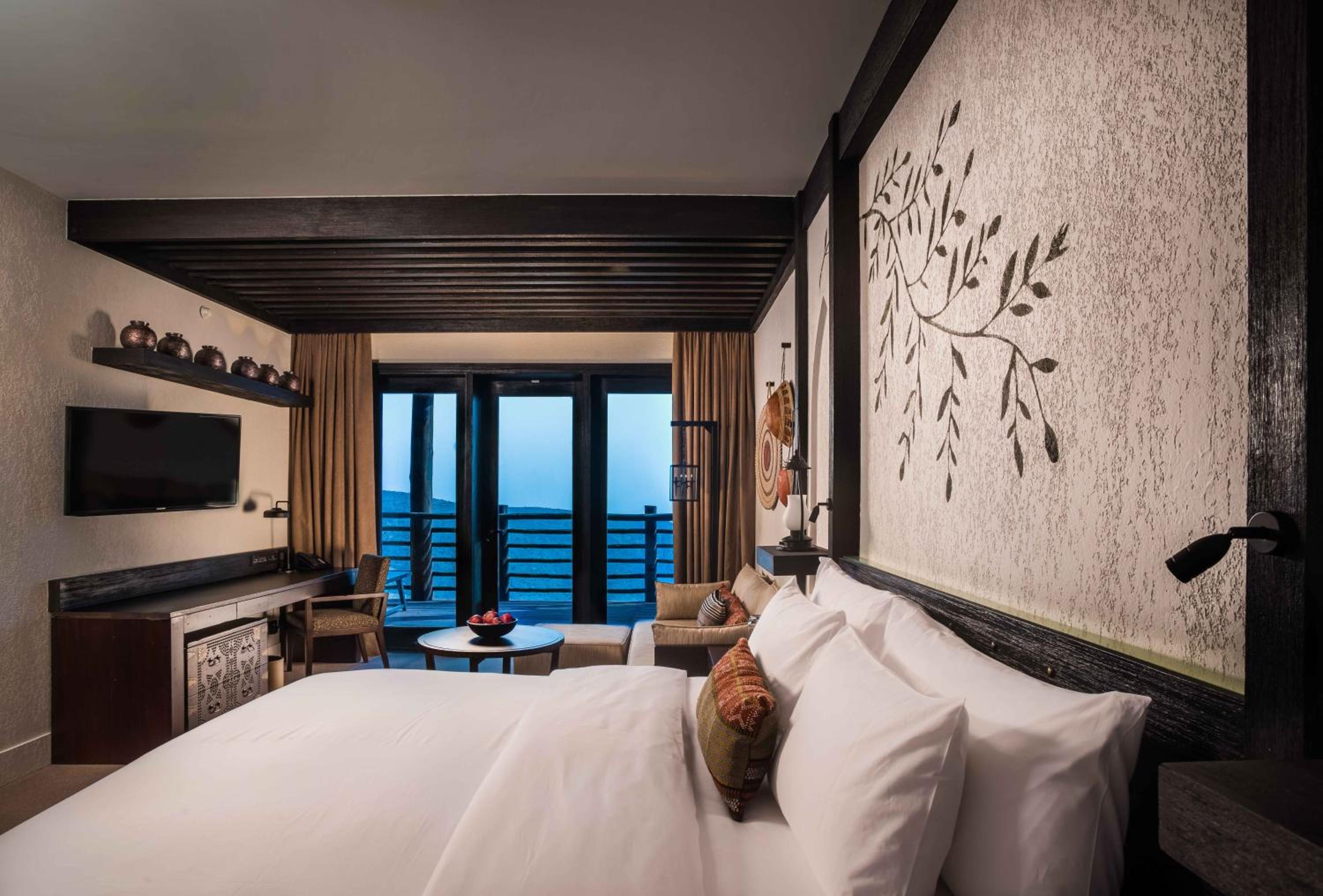 King Room with View - Photo 3