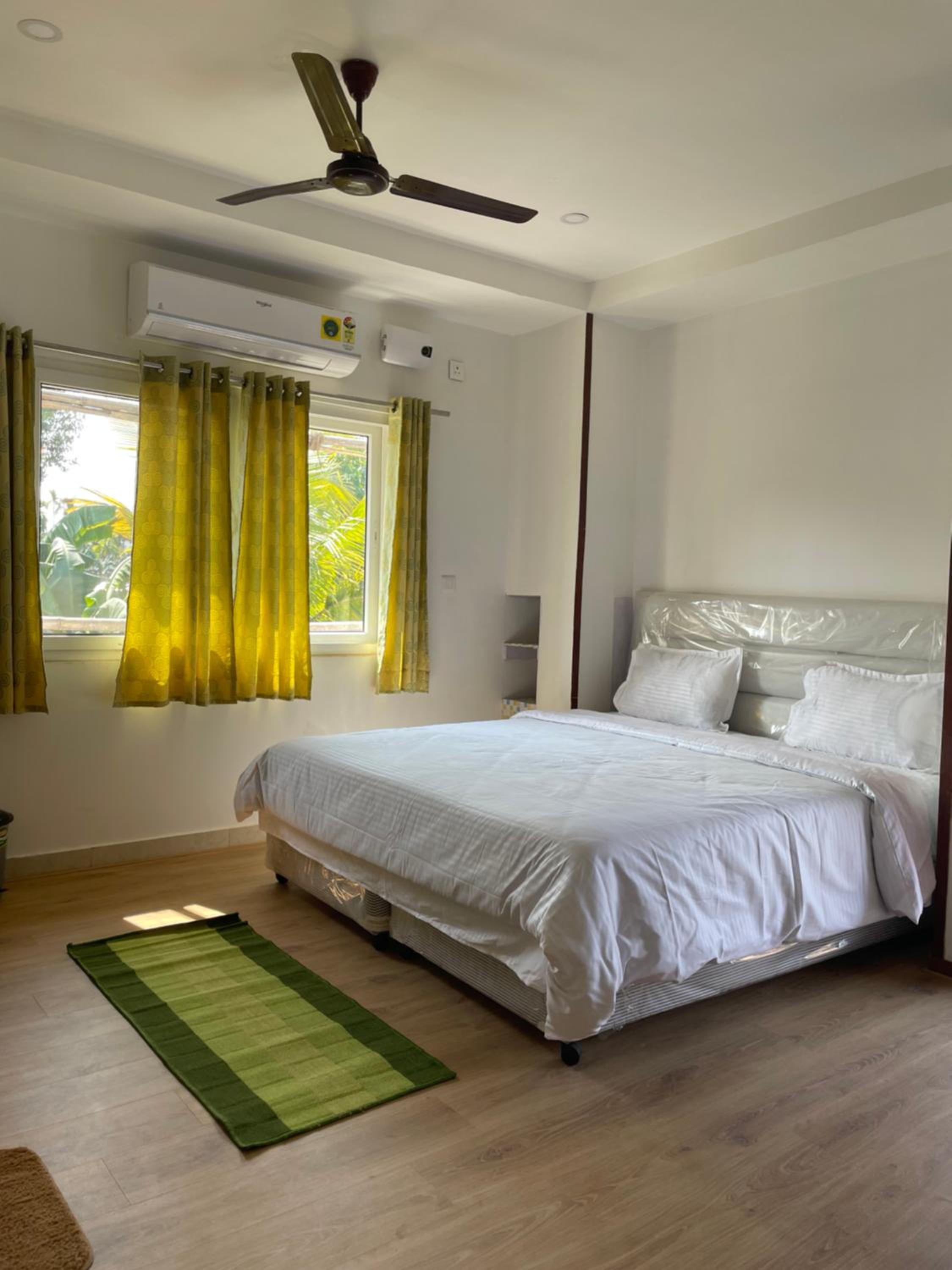 Double Room with Balcony (2 Adults + 1 Child) photo 1